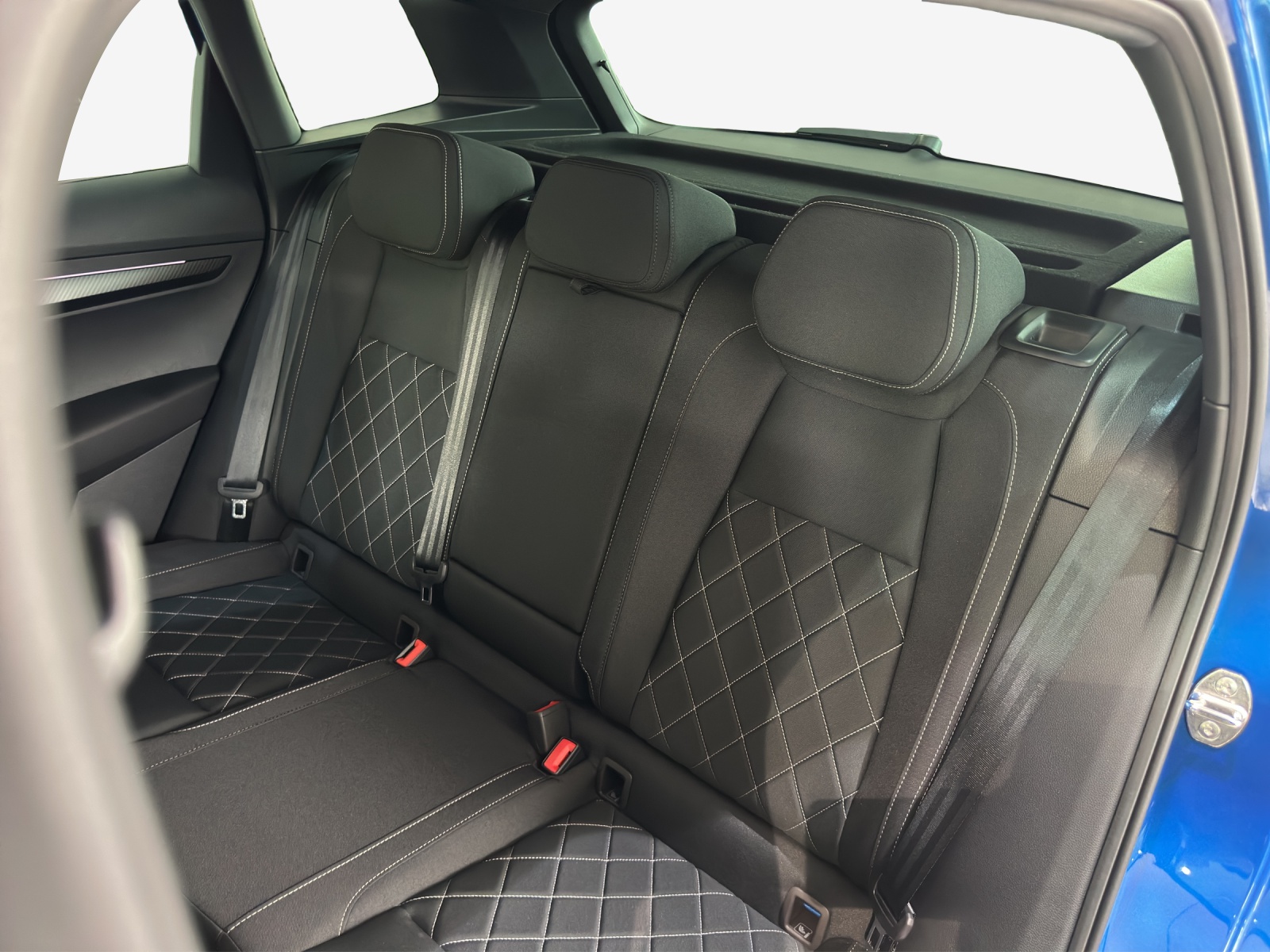 SKODA Karoq 2.0 TSI SportLine 4x4 DSG-image-11