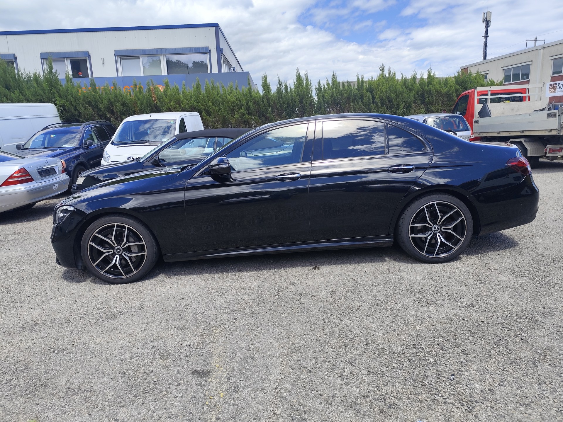 MERCEDES-BENZ E 220 d 4Matic Swiss Star 9G-Tronic-image-3