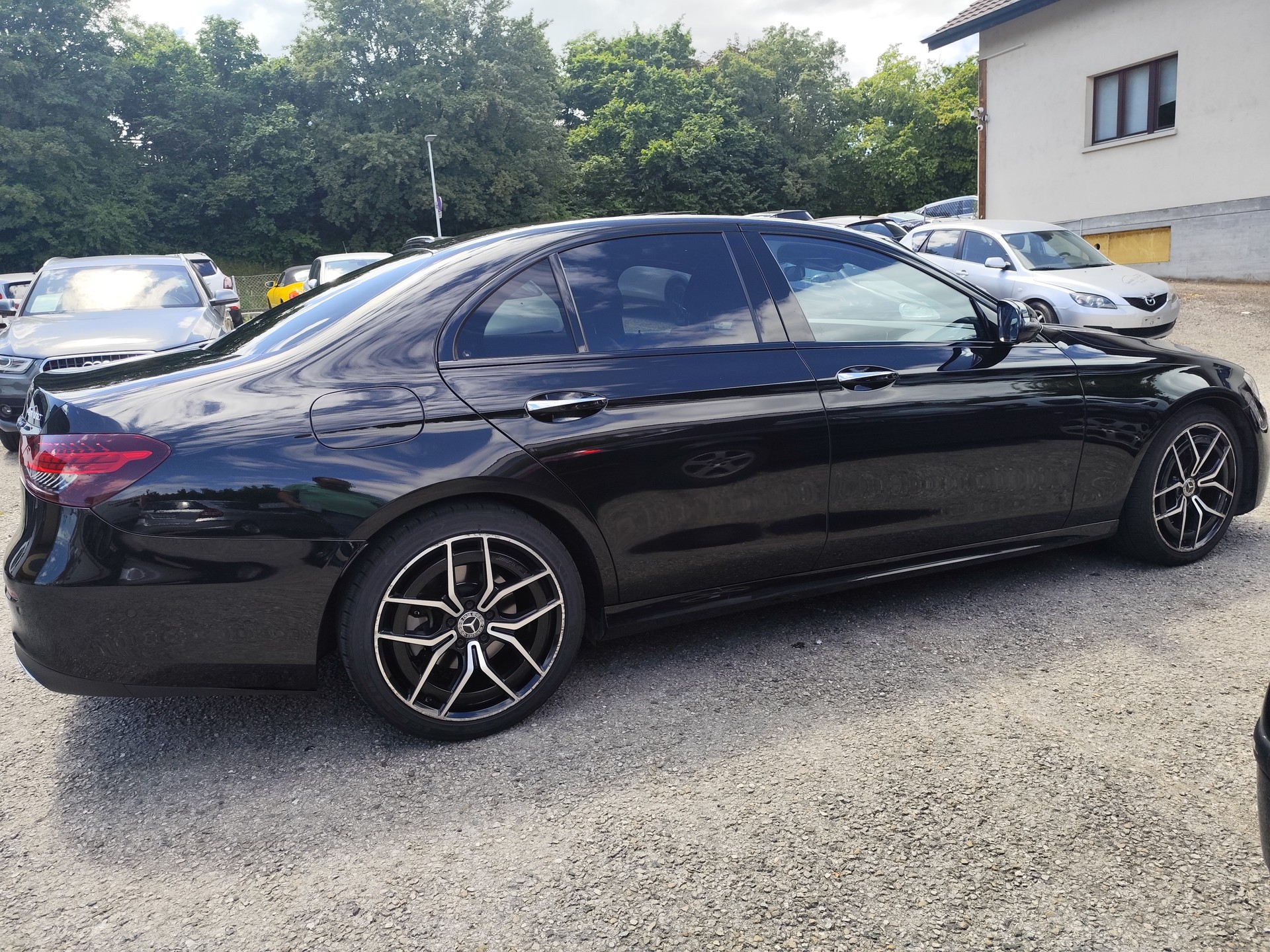 MERCEDES-BENZ E 220 d 4Matic Swiss Star 9G-Tronic-image-7