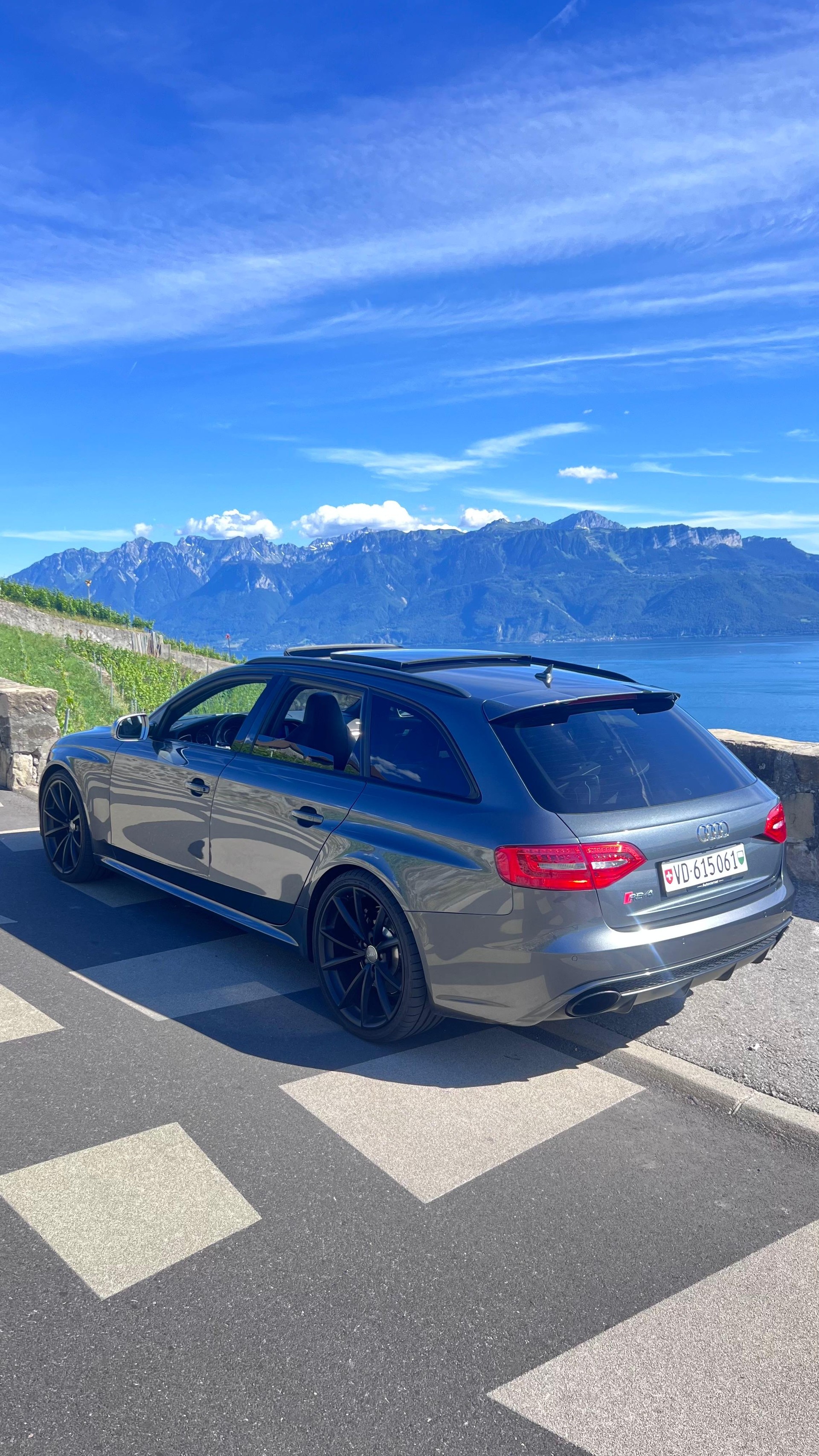 AUDI 4.2 V8 FSI quattro S-Tronic-image-1