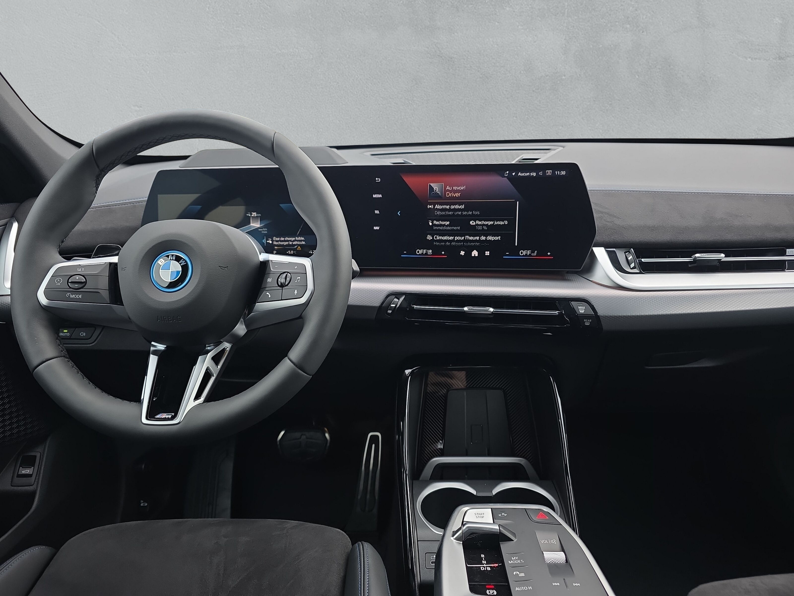 BMW iX1 eDrive 20 M Sport-image-12
