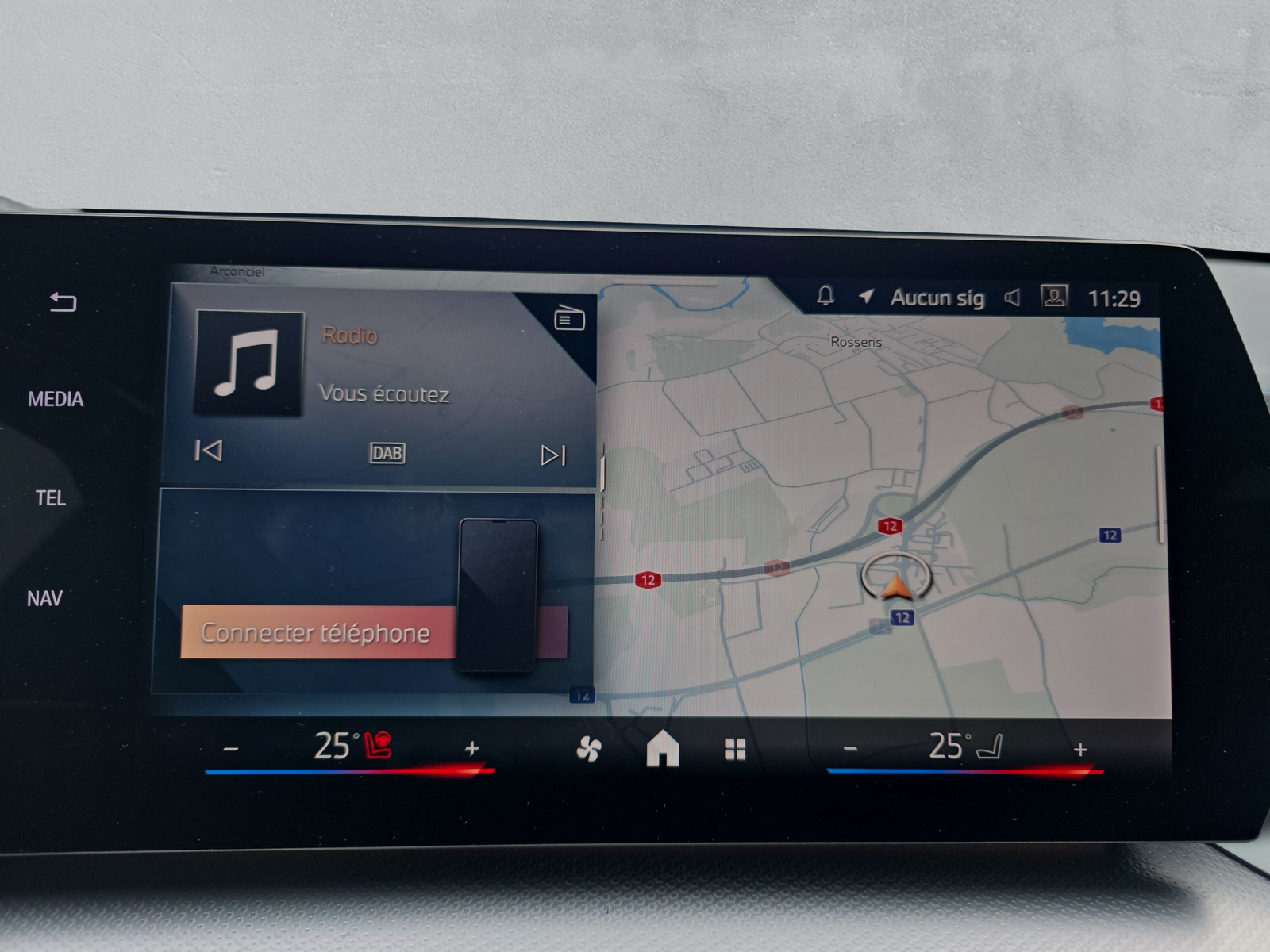 BMW iX1 eDrive 20 M Sport-image-14