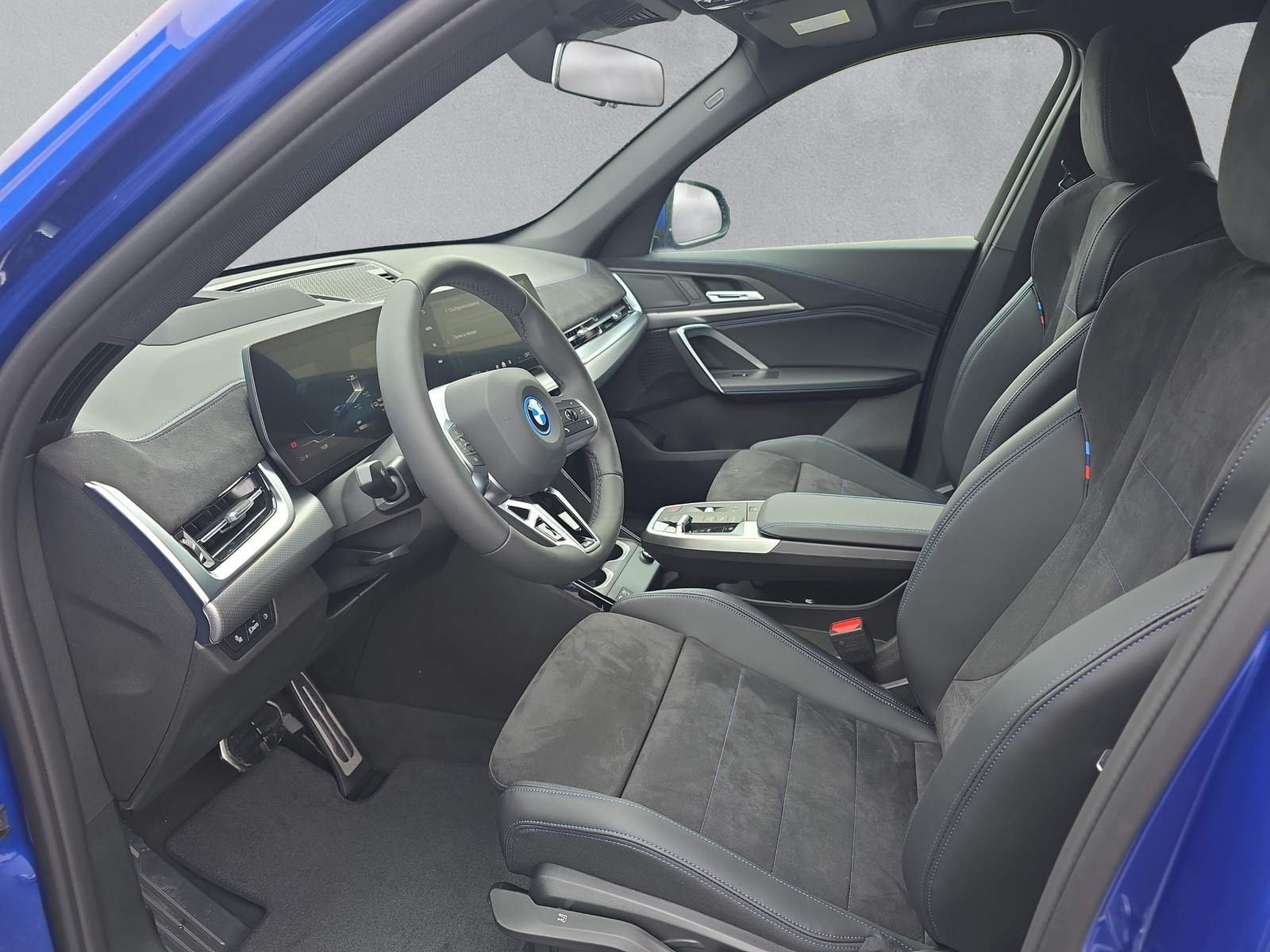BMW iX1 eDrive 20 M Sport-image-10