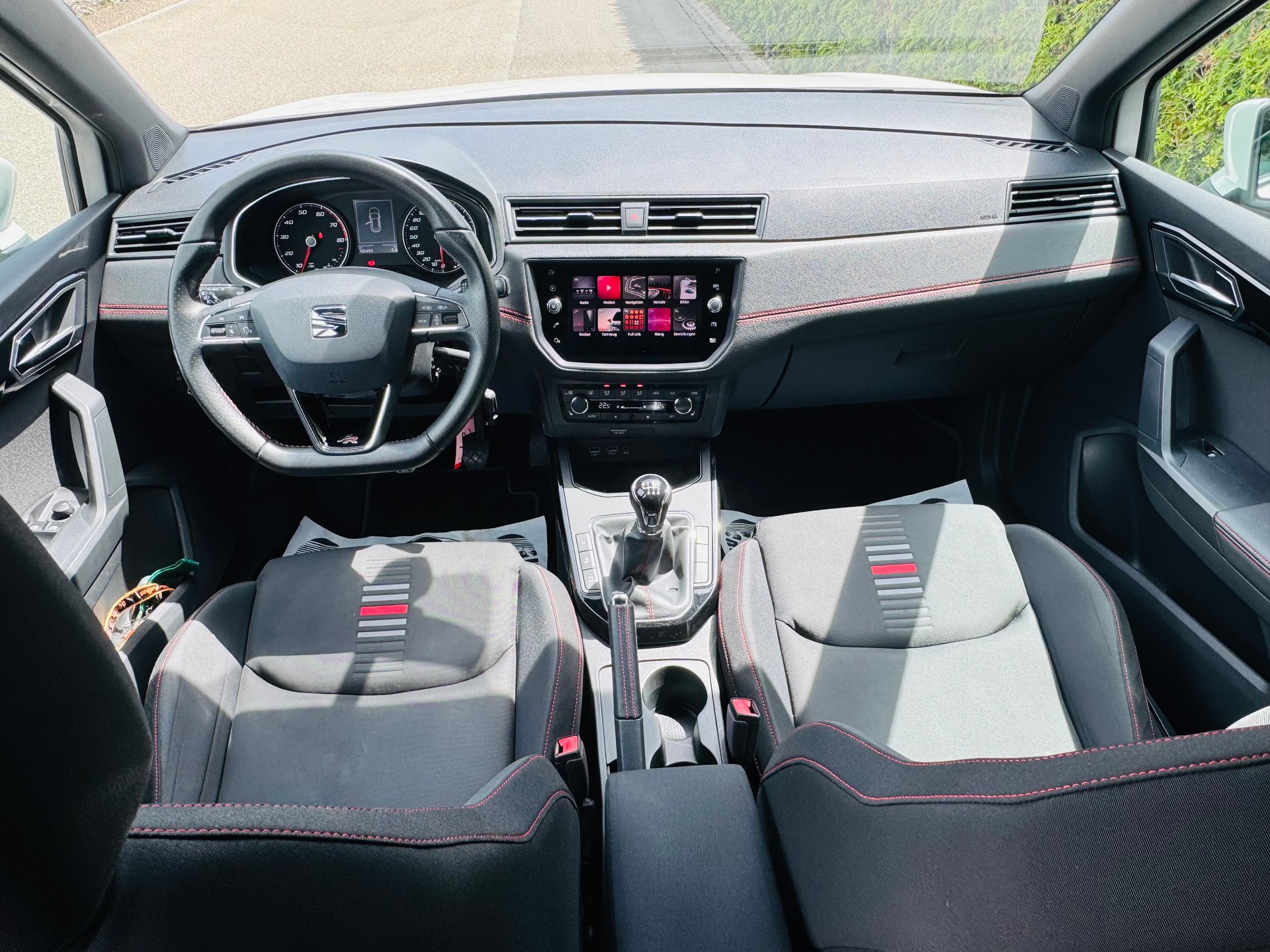 SEAT Arona 1.5 TSI Evo FR-Line-image-8