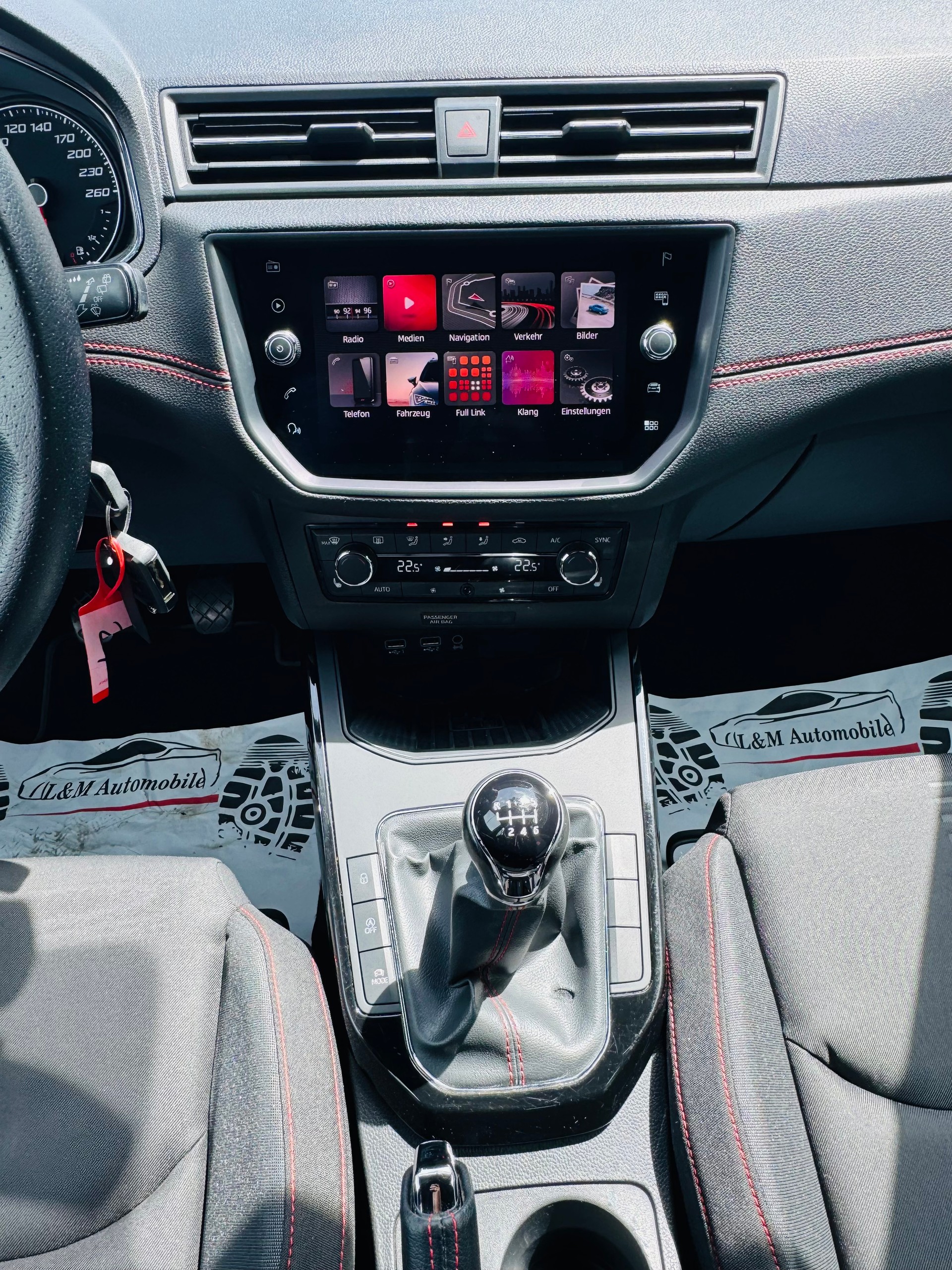SEAT Arona 1.5 TSI Evo FR-Line-image-9