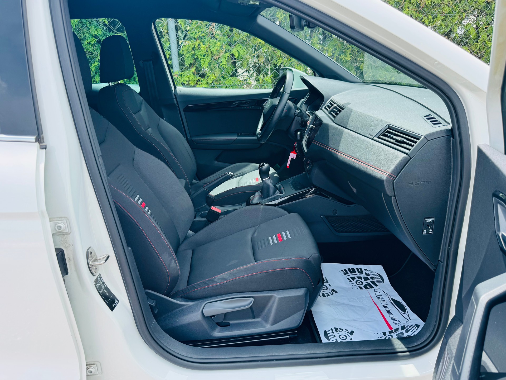 SEAT Arona 1.5 TSI Evo FR-Line-image-11