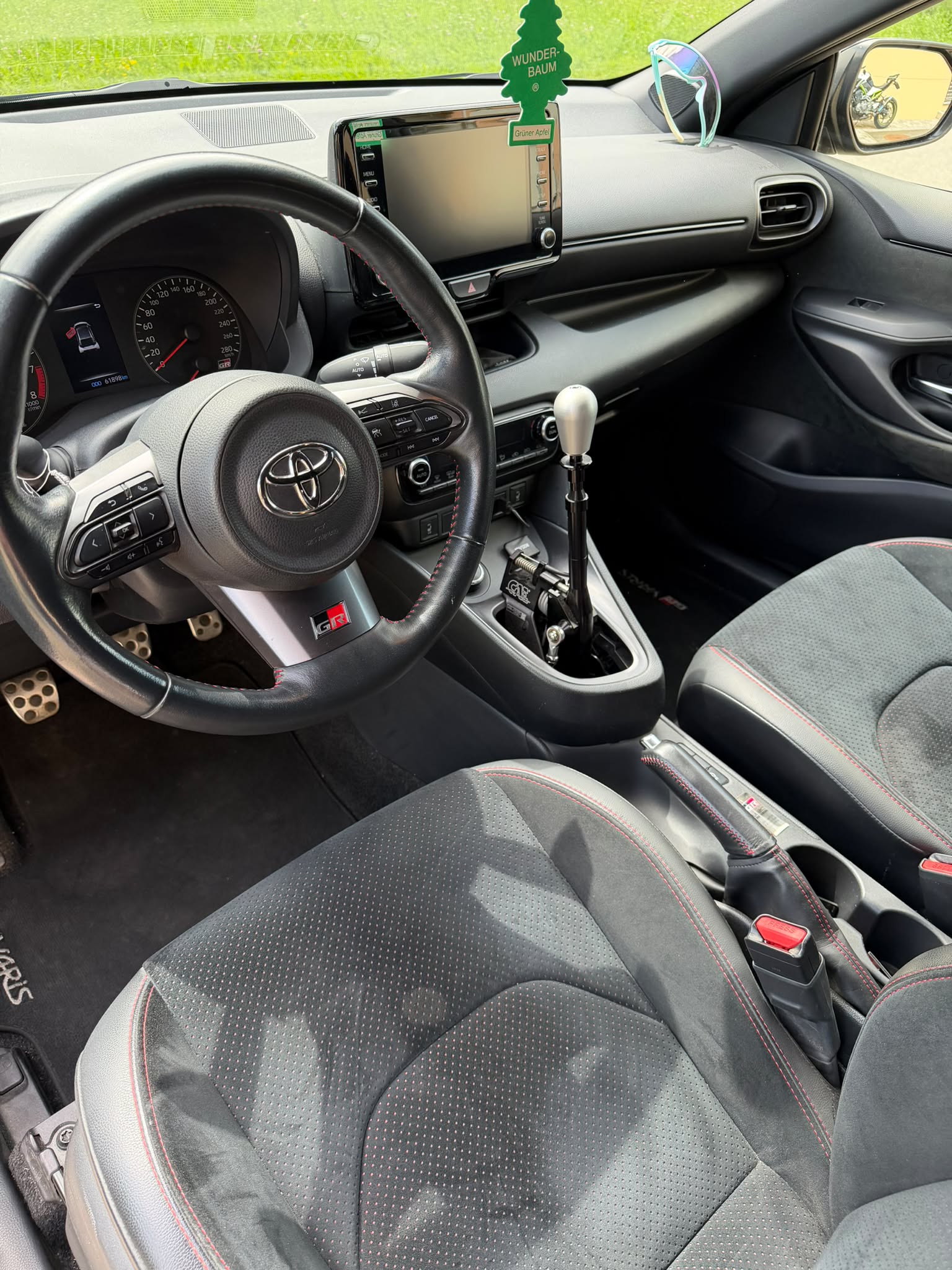 TOYOTA 1.6 Turbo Sport 4x4-image-2