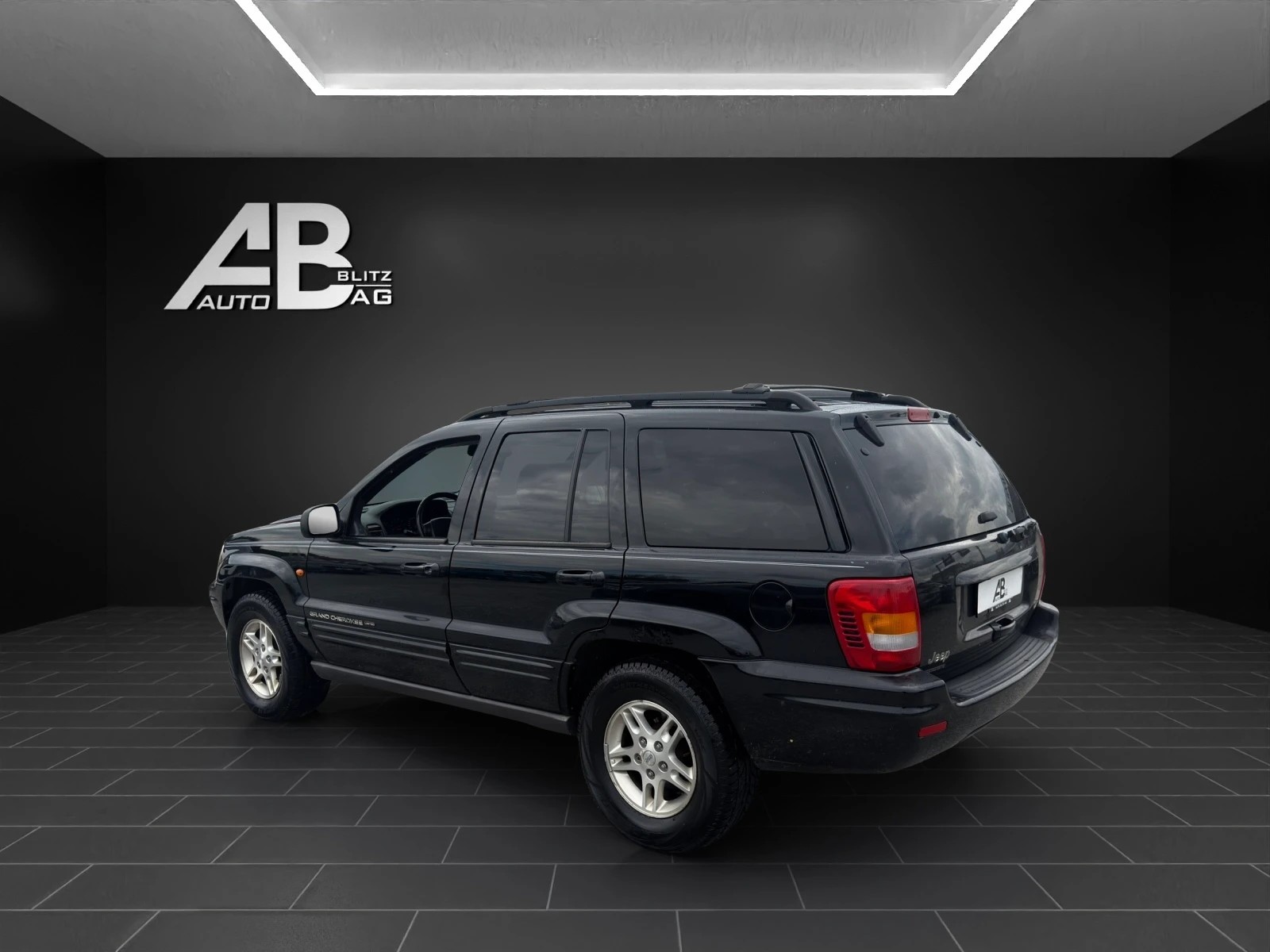 JEEP Grand Cherokee 4.7 Limited Automatic-image-2