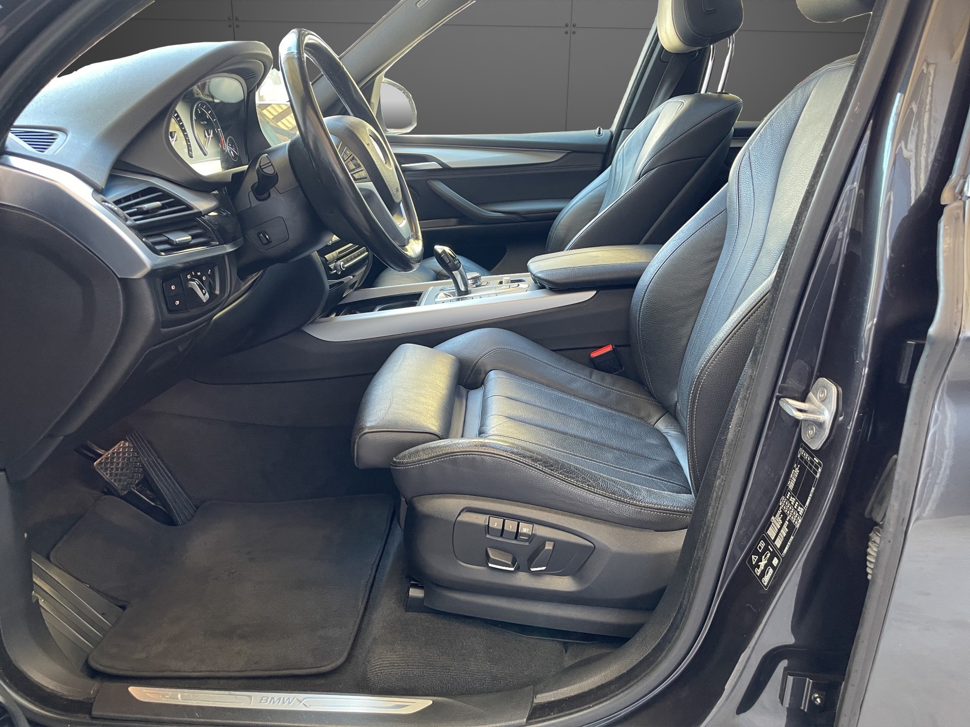 BMW X5 xDrive 30d Steptronic-image-12