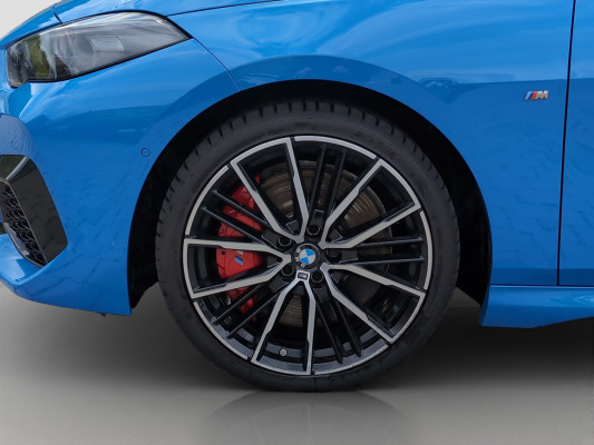 BMW M235i Gran Coupé xDrive P-image-13
