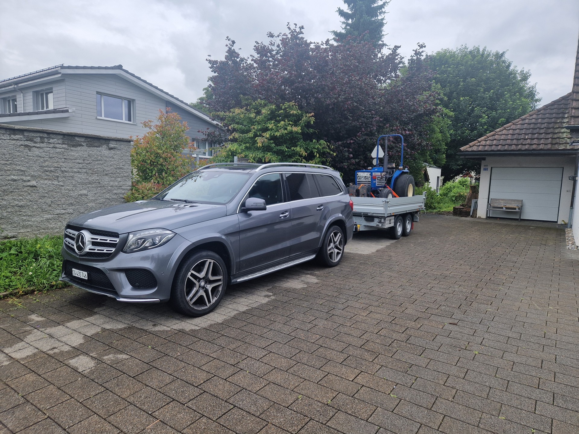 MERCEDES-BENZ GLS 350 d V6-image-1