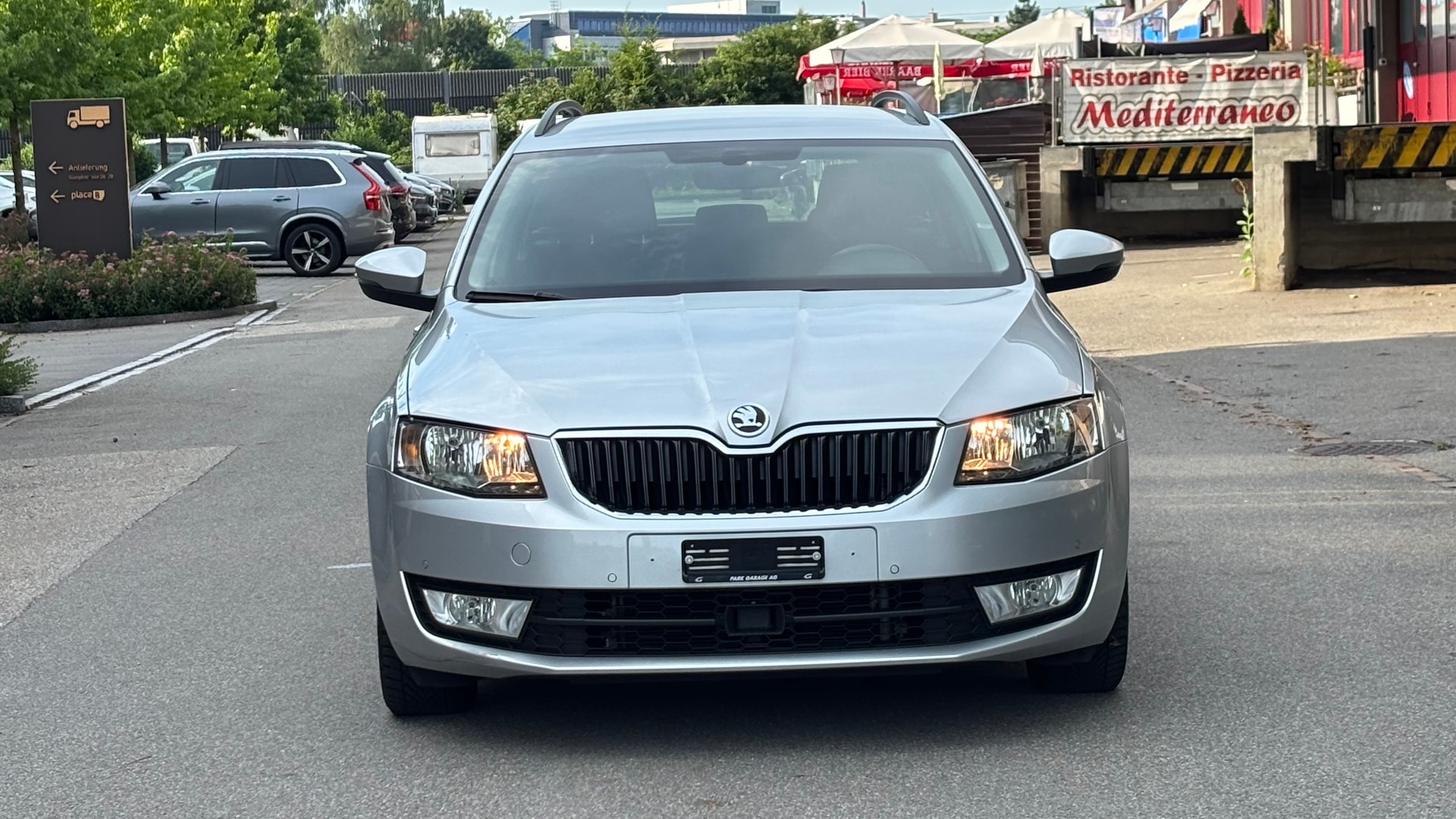 SKODA Octavia Combi 1.6 TDI Ambition DSG-image-4