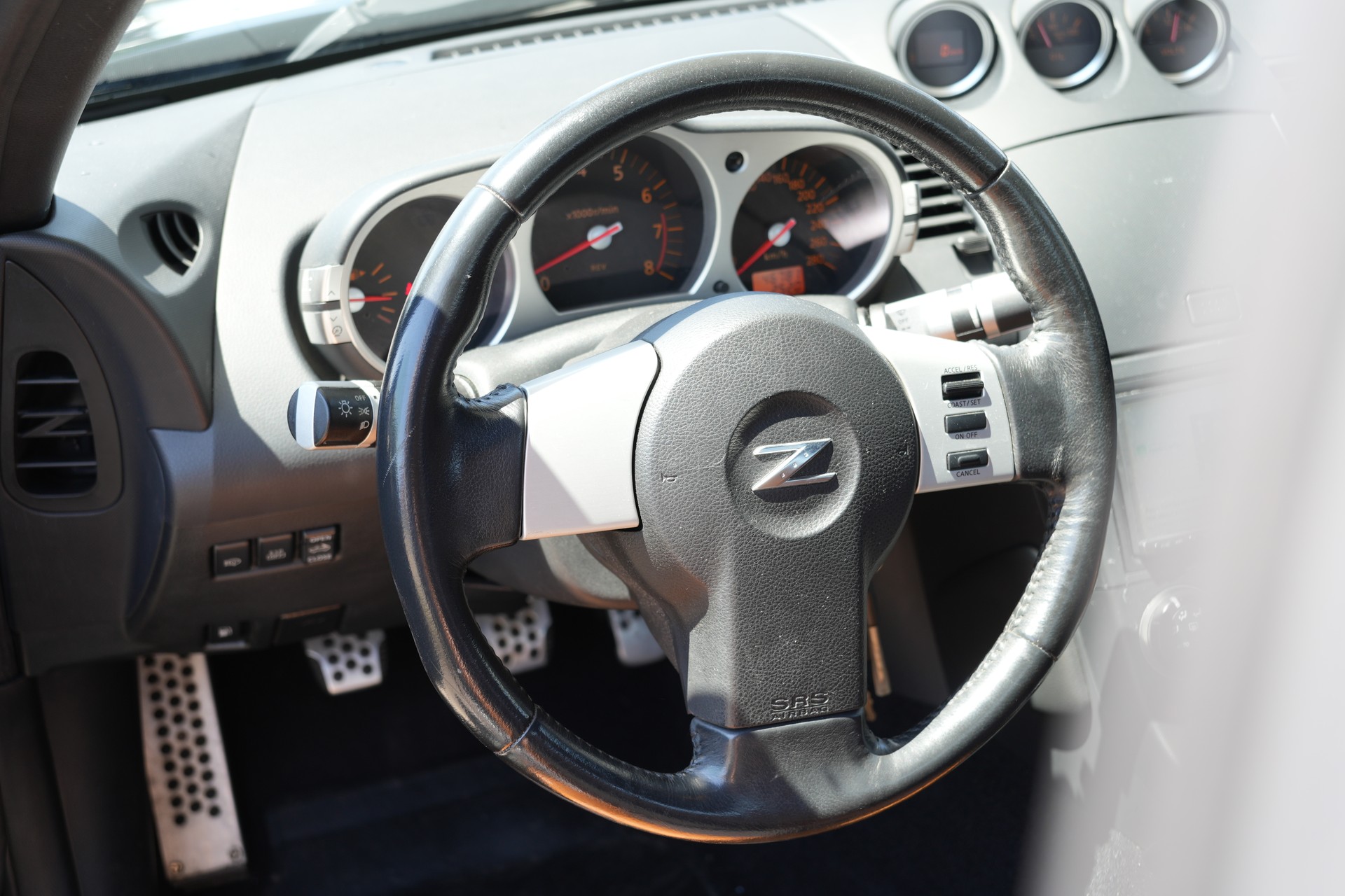 NISSAN 350 Z Roadster-image-10