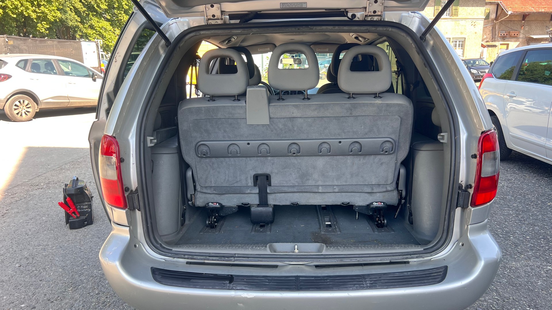 CHRYSLER Voyager 2.4 SE-image-7