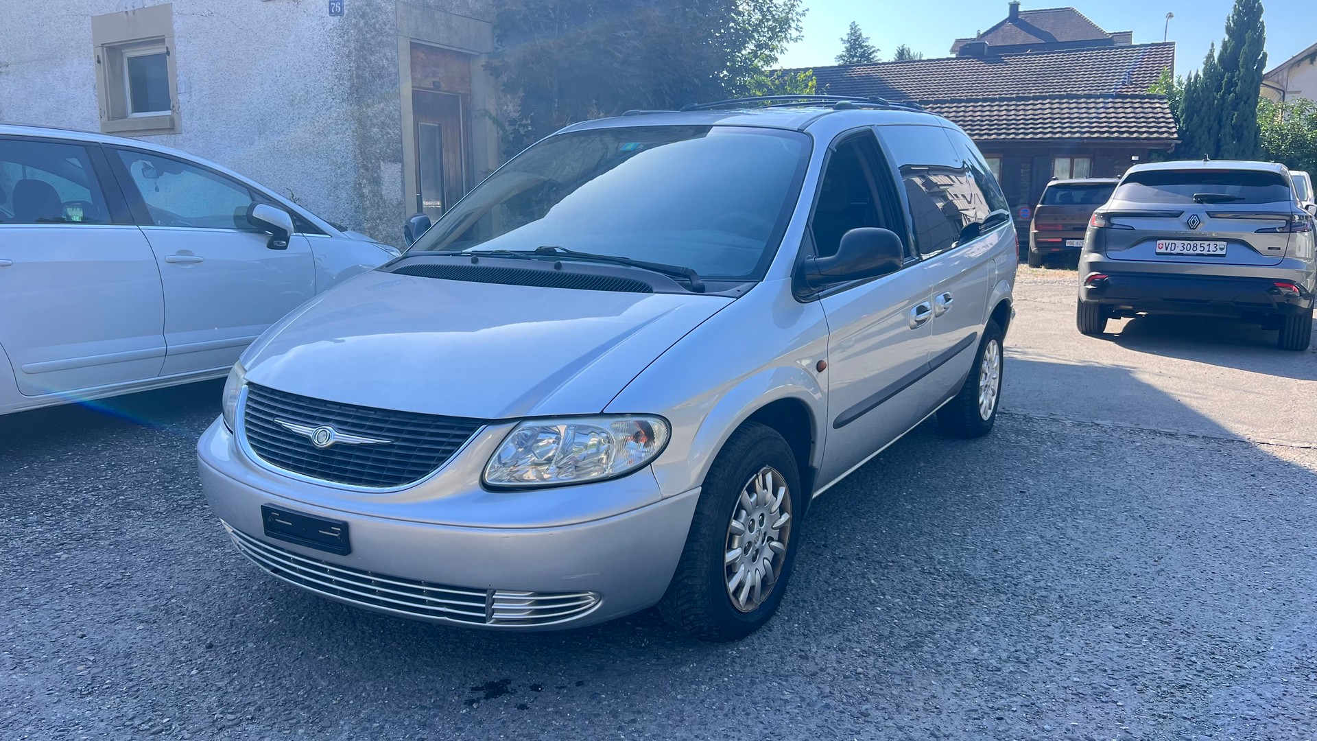 CHRYSLER Voyager 2.4 SE-image-0