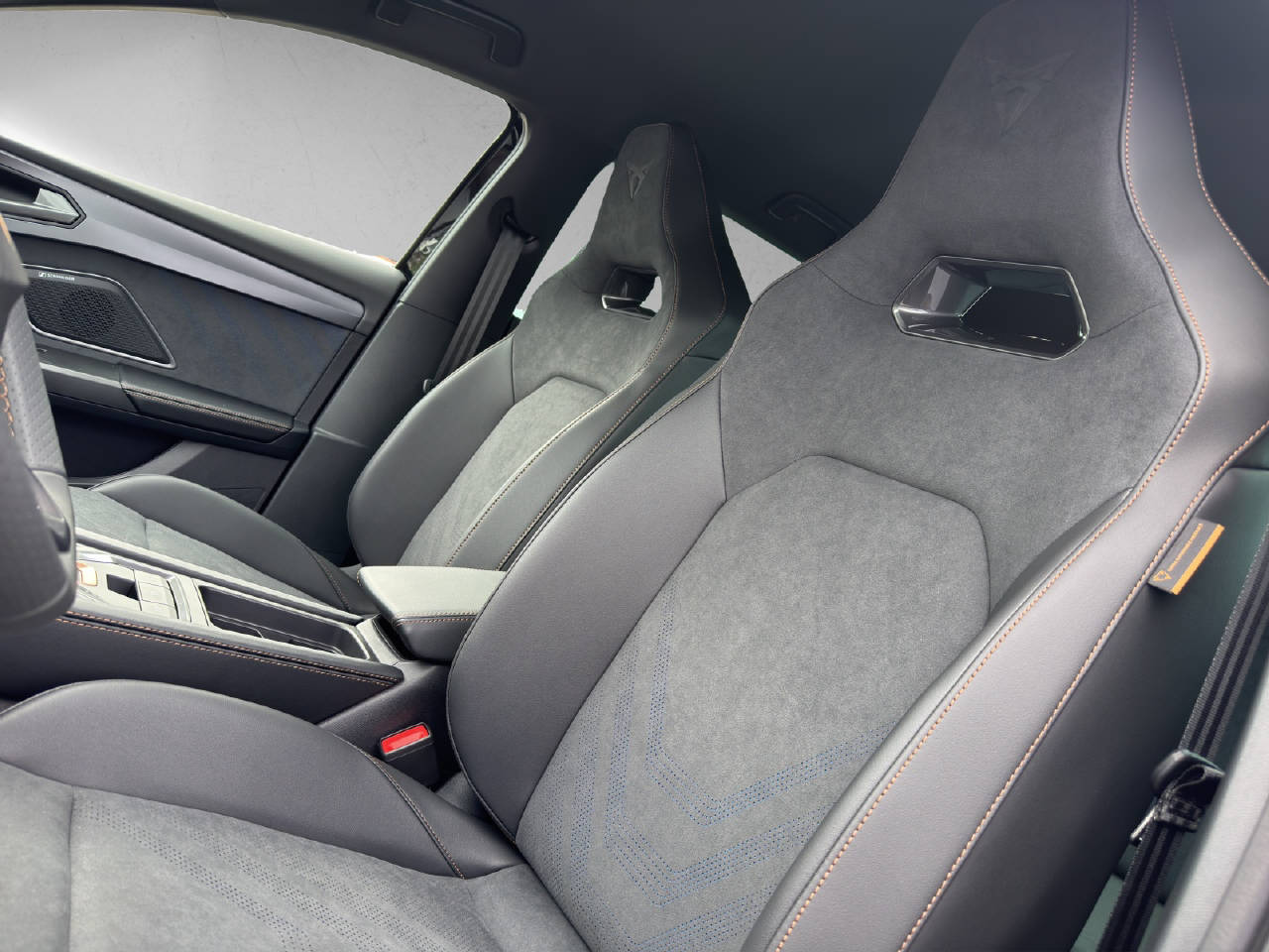 CUPRA Leon 1.5 eTSI Prime Edition DSG-image-5
