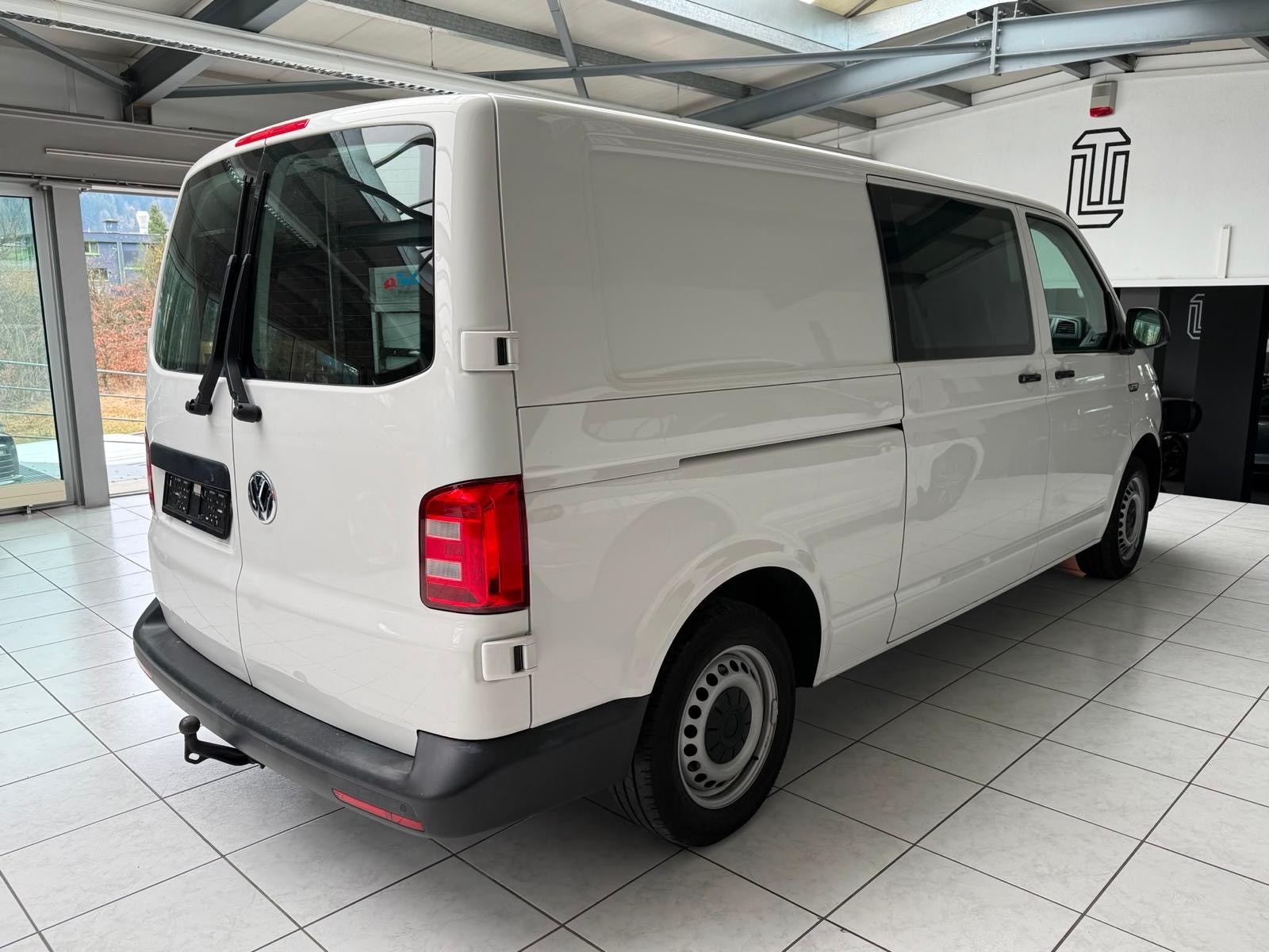 VW T6 2.0 TDI-image-2