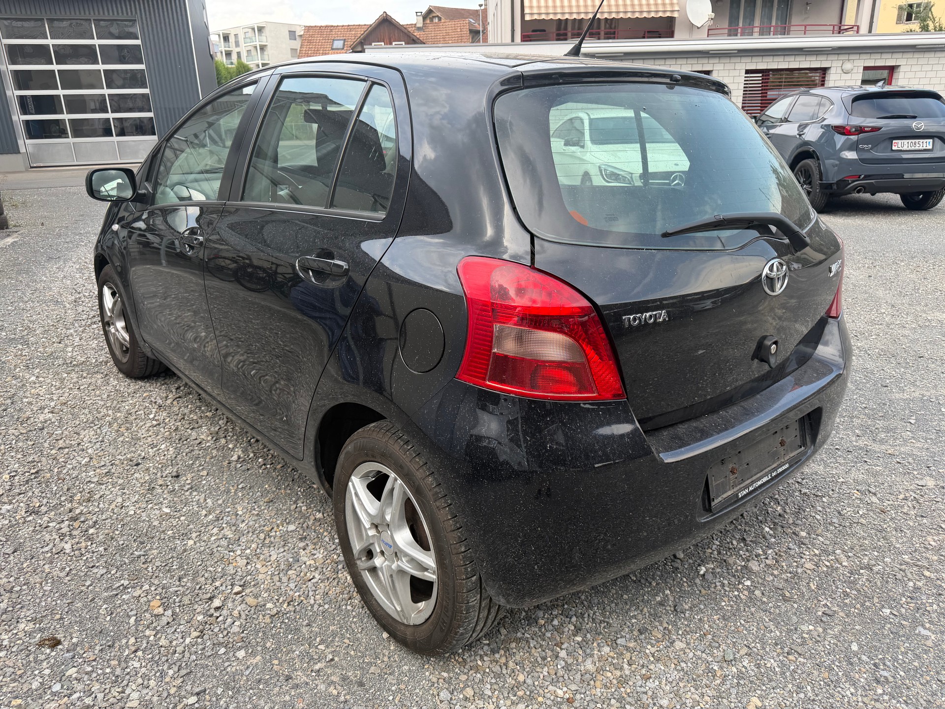 TOYOTA Yaris 1.3 Linea Sol-image-5