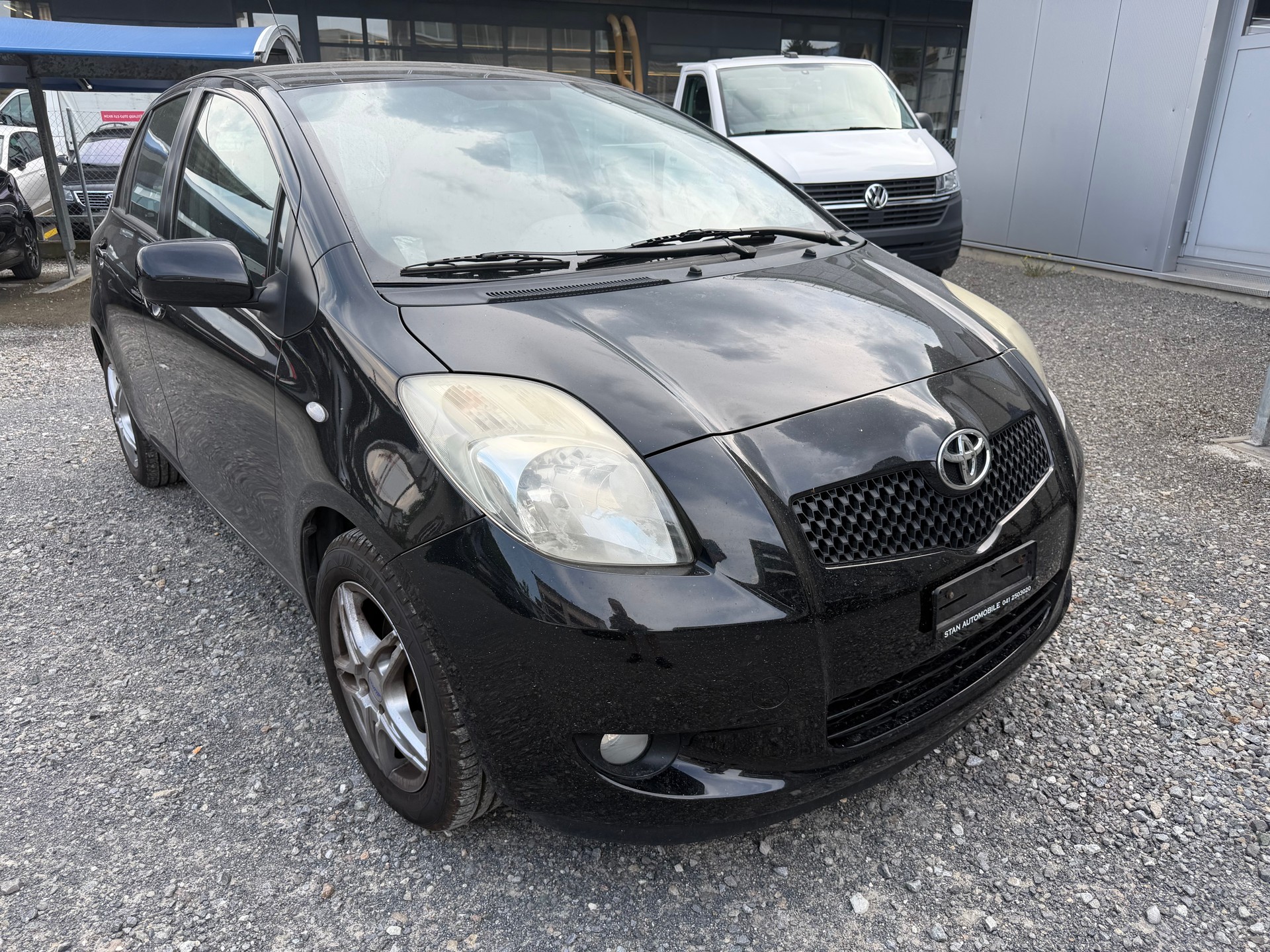TOYOTA Yaris 1.3 Linea Sol-image-1