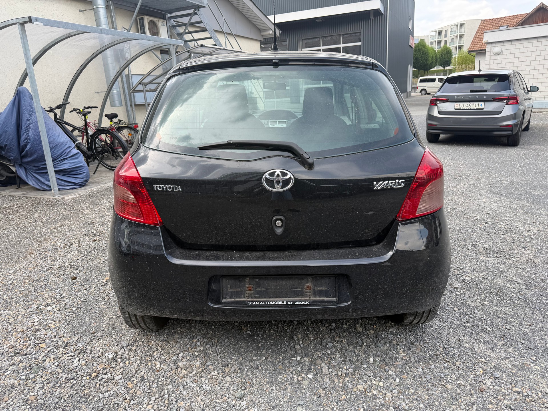 TOYOTA Yaris 1.3 Linea Sol-image-3