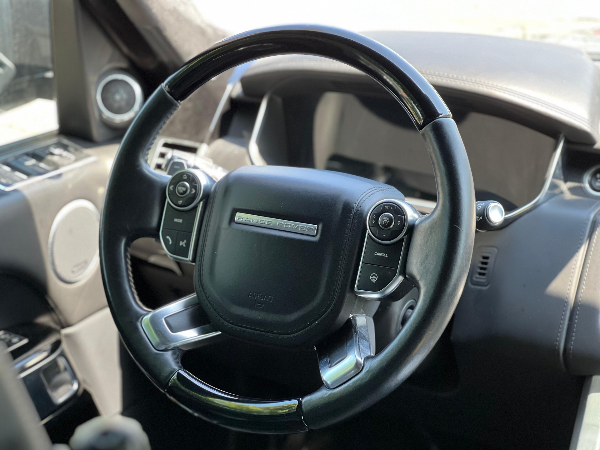 LAND ROVER Range Rover 3.0 SDV6 Hybrid Autobiograhy Automatic-image-10