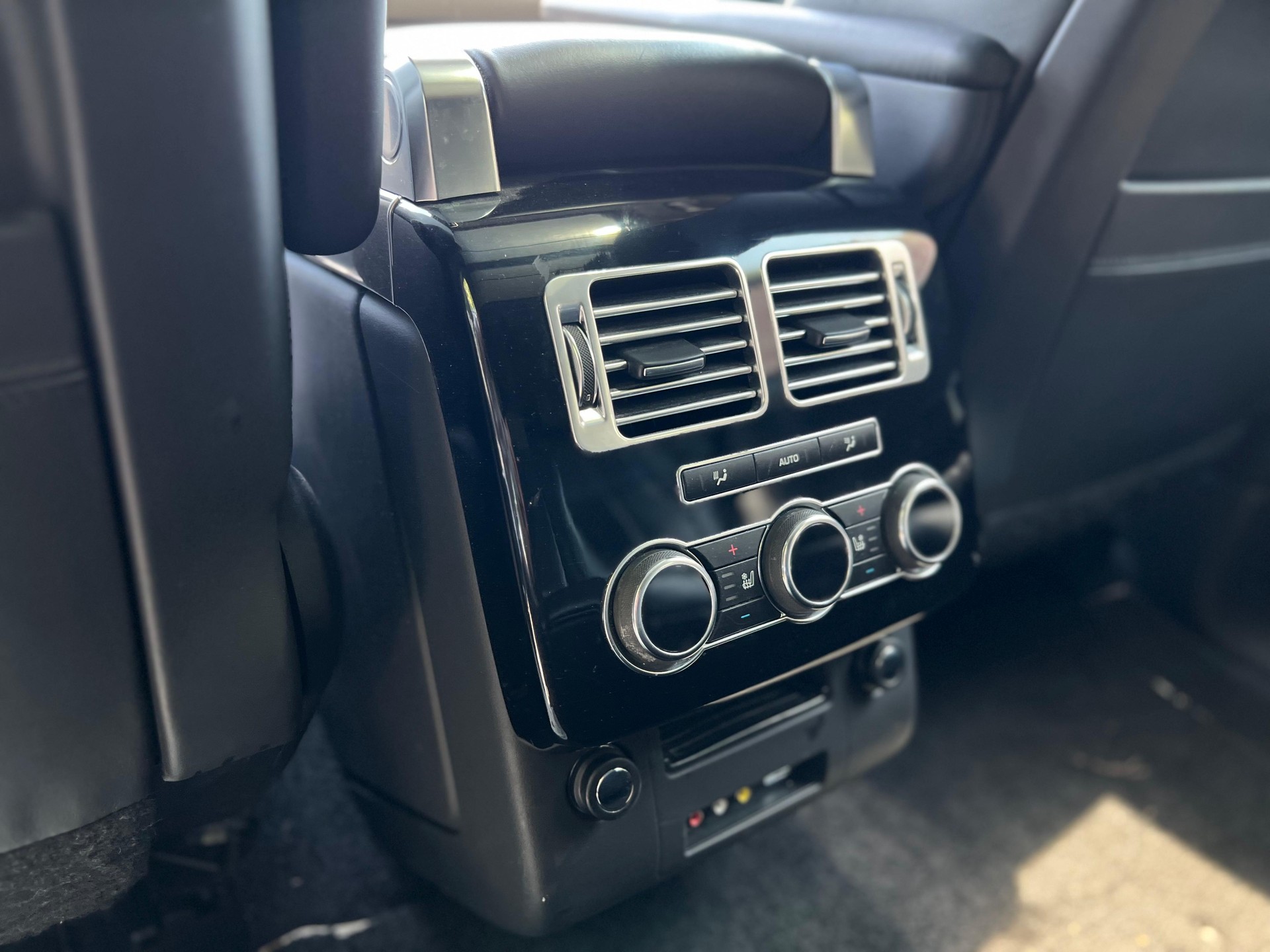 LAND ROVER Range Rover 3.0 SDV6 Hybrid Autobiograhy Automatic-image-9