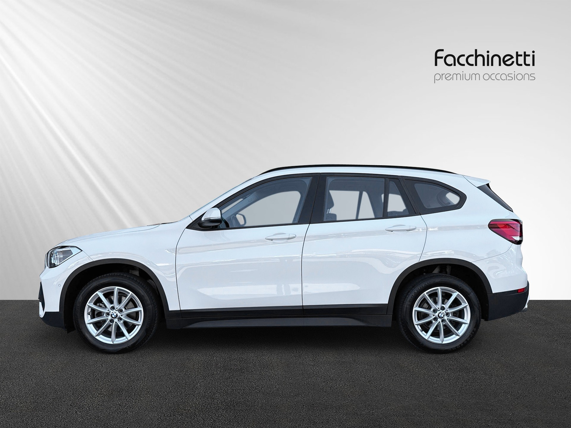 BMW X1 xDrive 18d Essential Edition Steptronic-image-1
