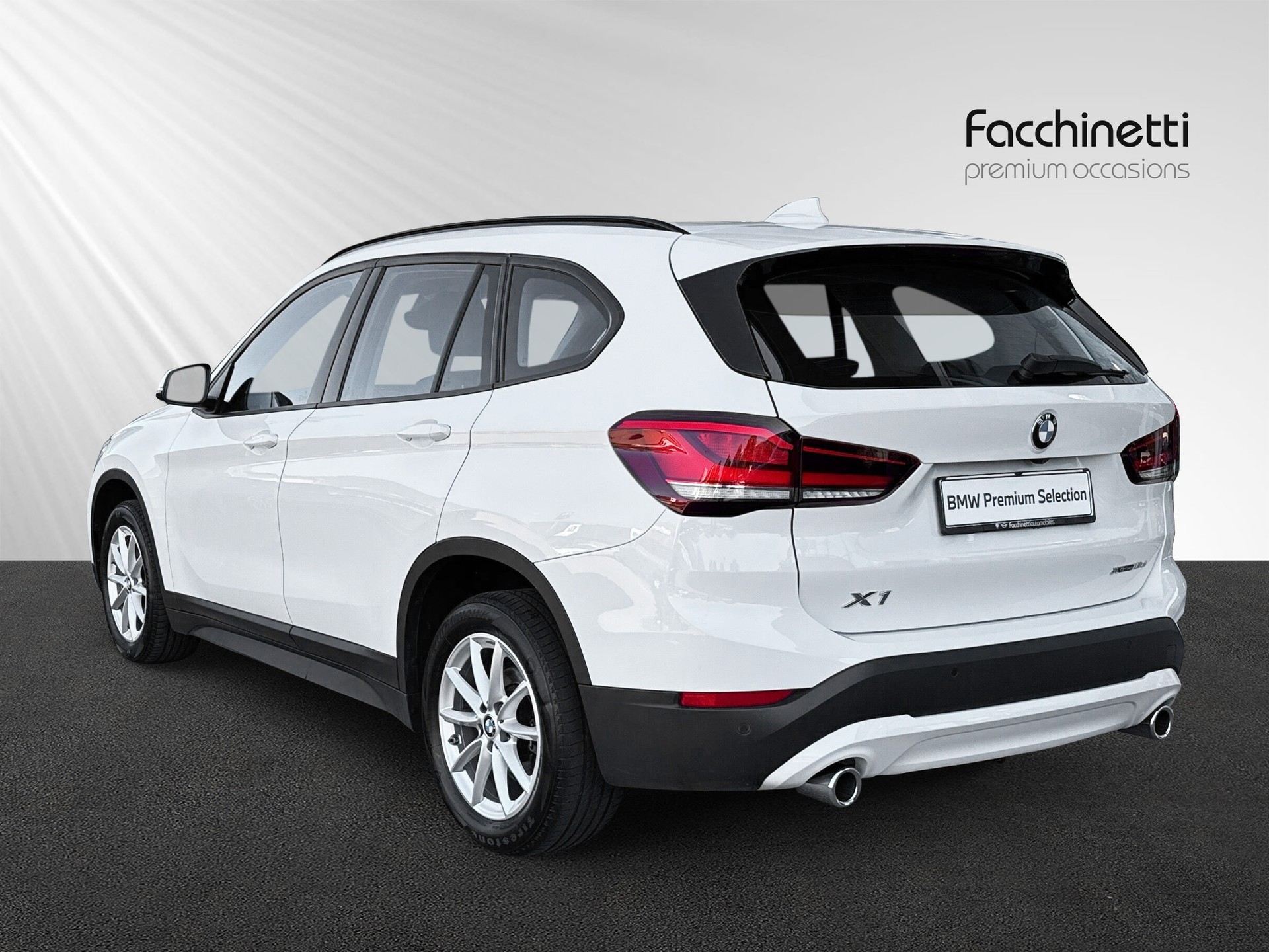 BMW X1 xDrive 18d Essential Edition Steptronic-image-2