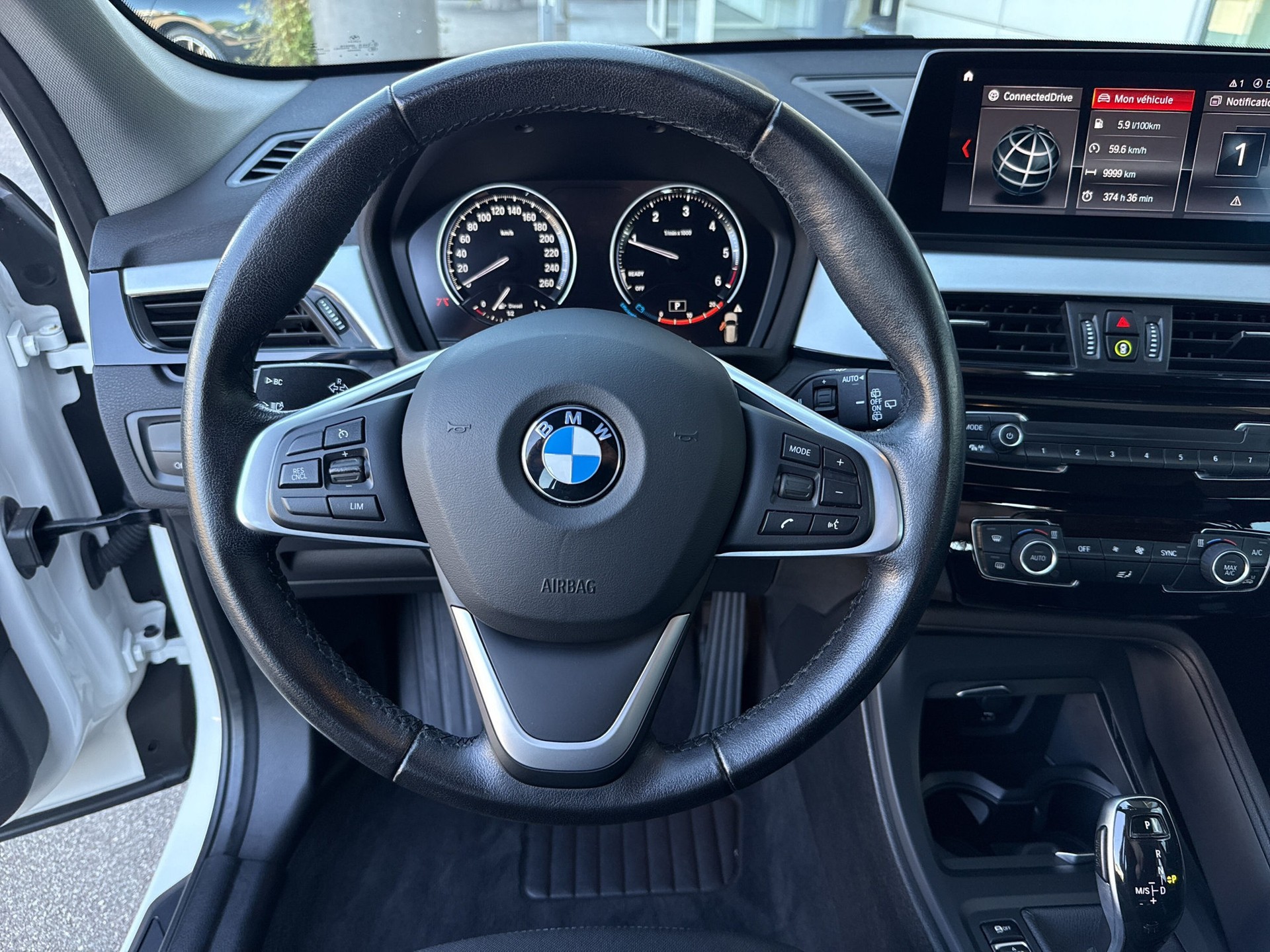 BMW X1 xDrive 18d Essential Edition Steptronic-image-11