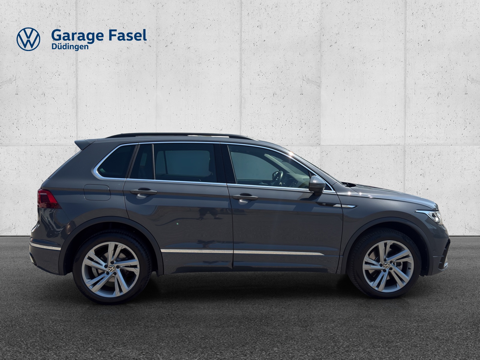 VW Tiguan 2.0TSI R-Line 4Motion DSG-image-5