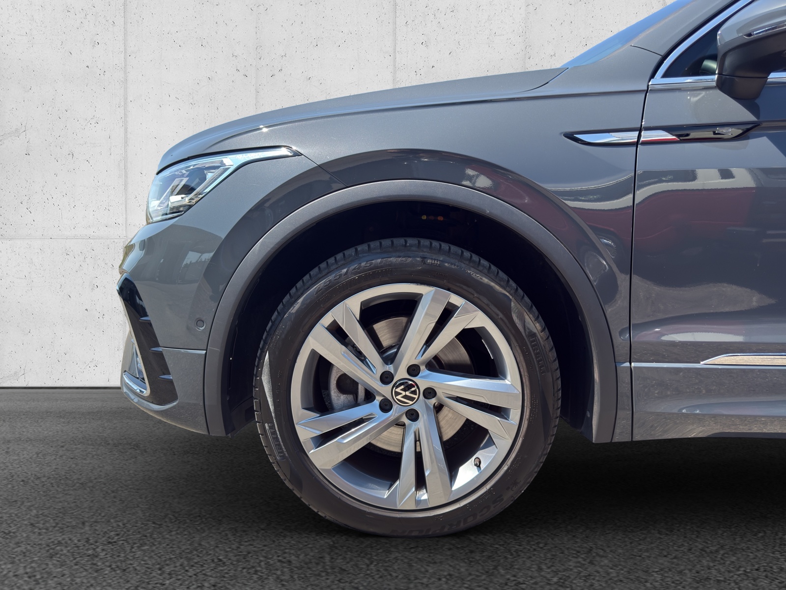 VW Tiguan 2.0TSI R-Line 4Motion DSG-image-15
