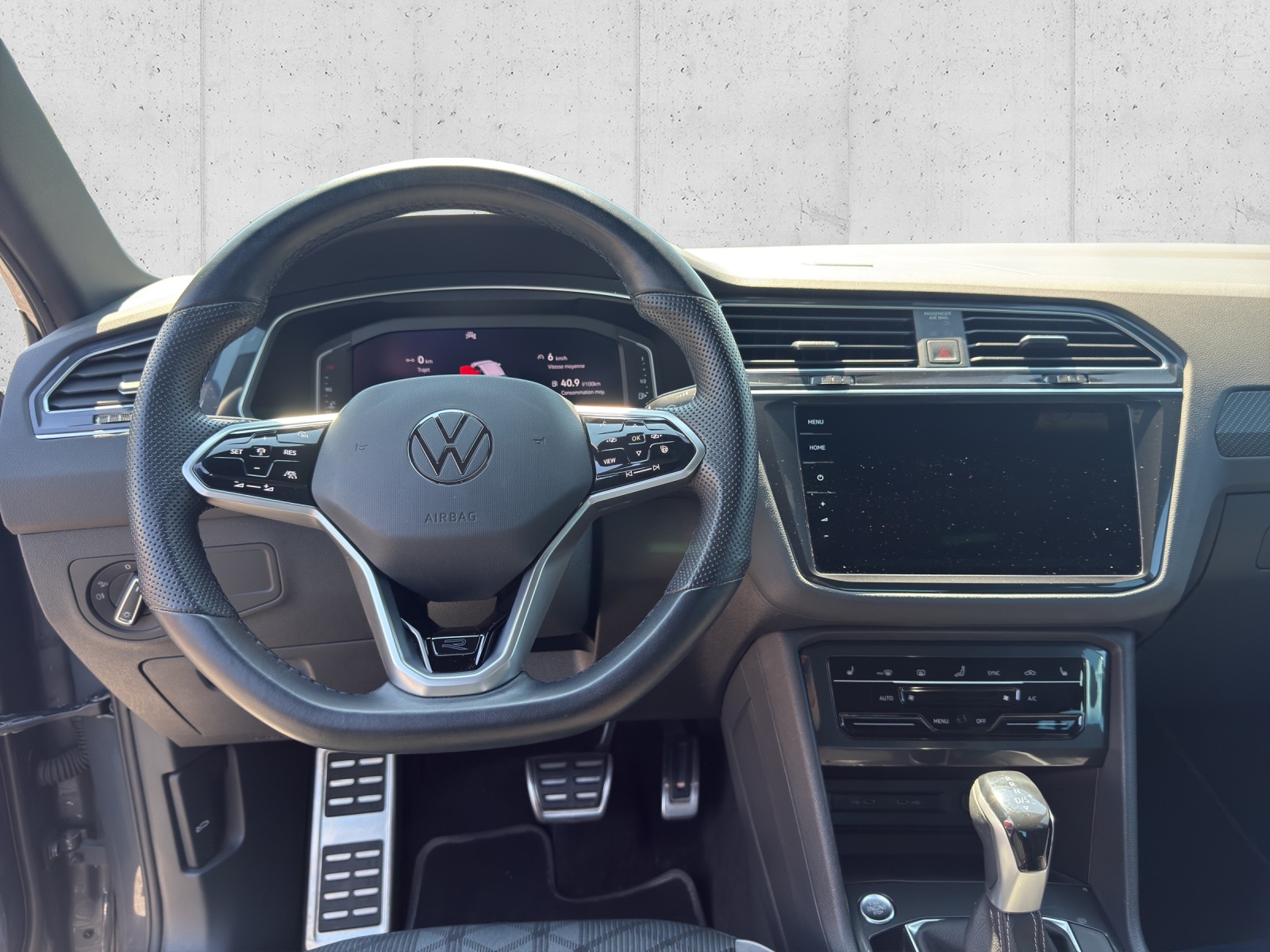 VW Tiguan 2.0TSI R-Line 4Motion DSG-image-13