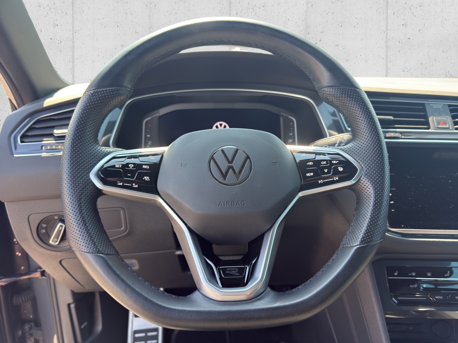 VW Tiguan 2.0TSI R-Line 4Motion DSG-image-9