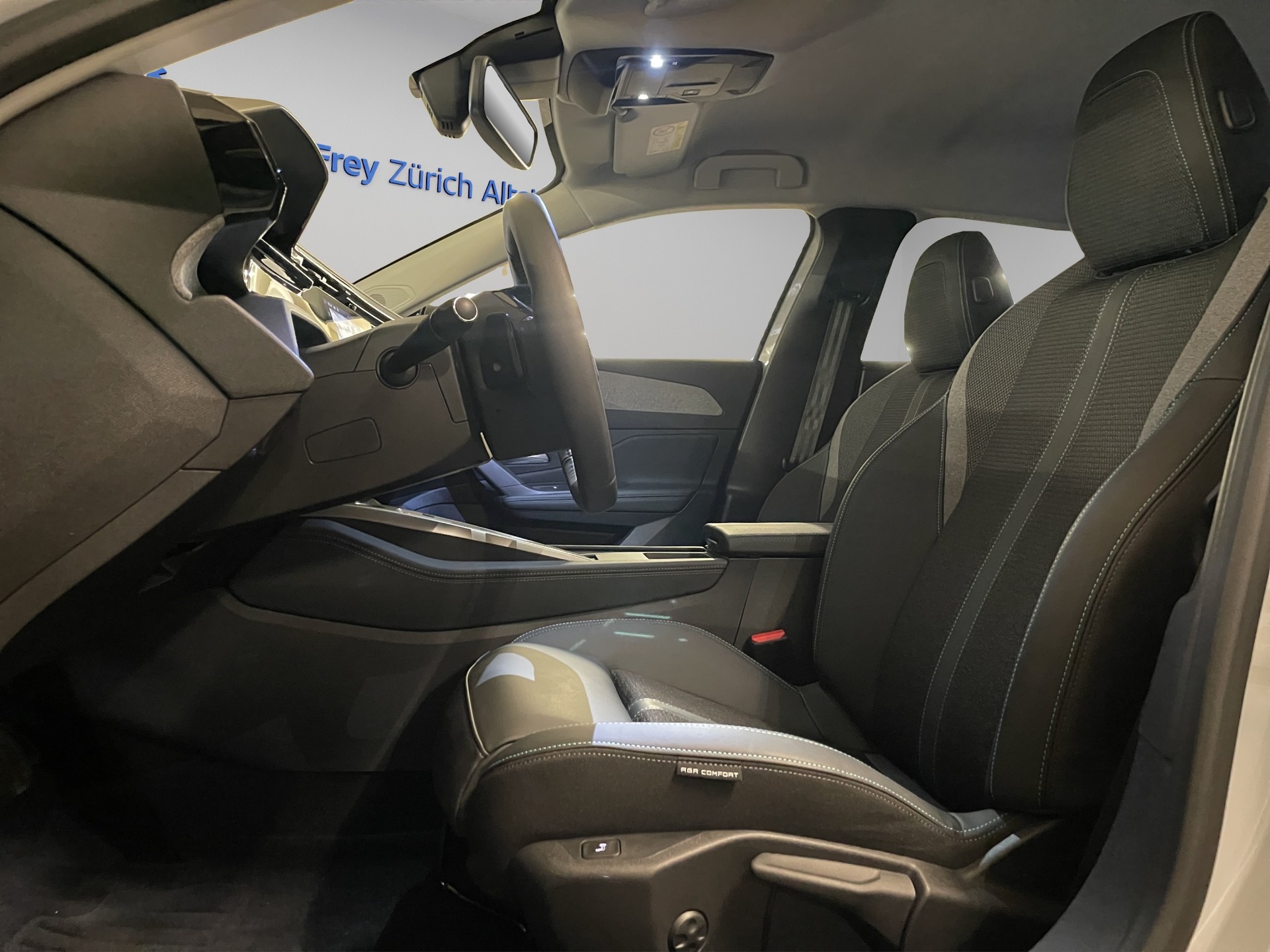 PEUGEOT 308 SW 1.5 BlueHDi Allure-image-6