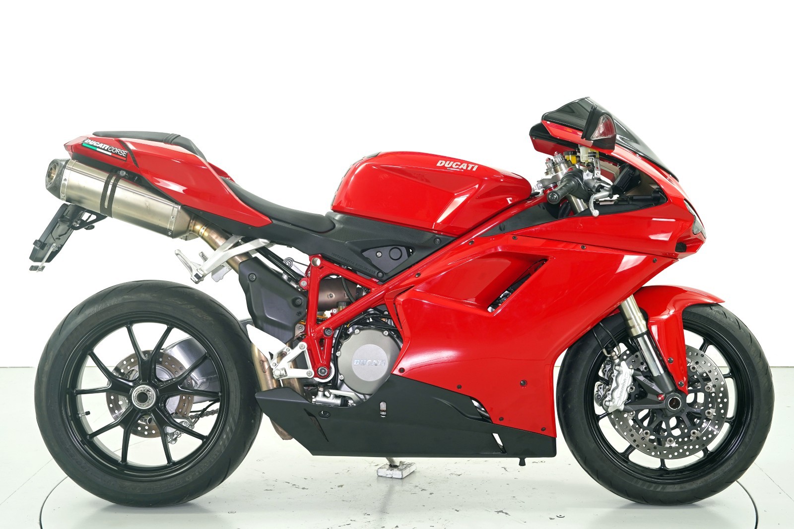 DUCATI 848-showroom-element-3