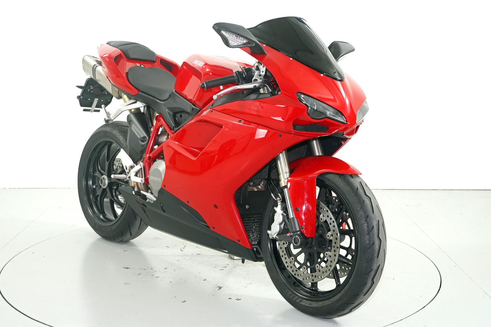 DUCATI 848-showroom-element-1