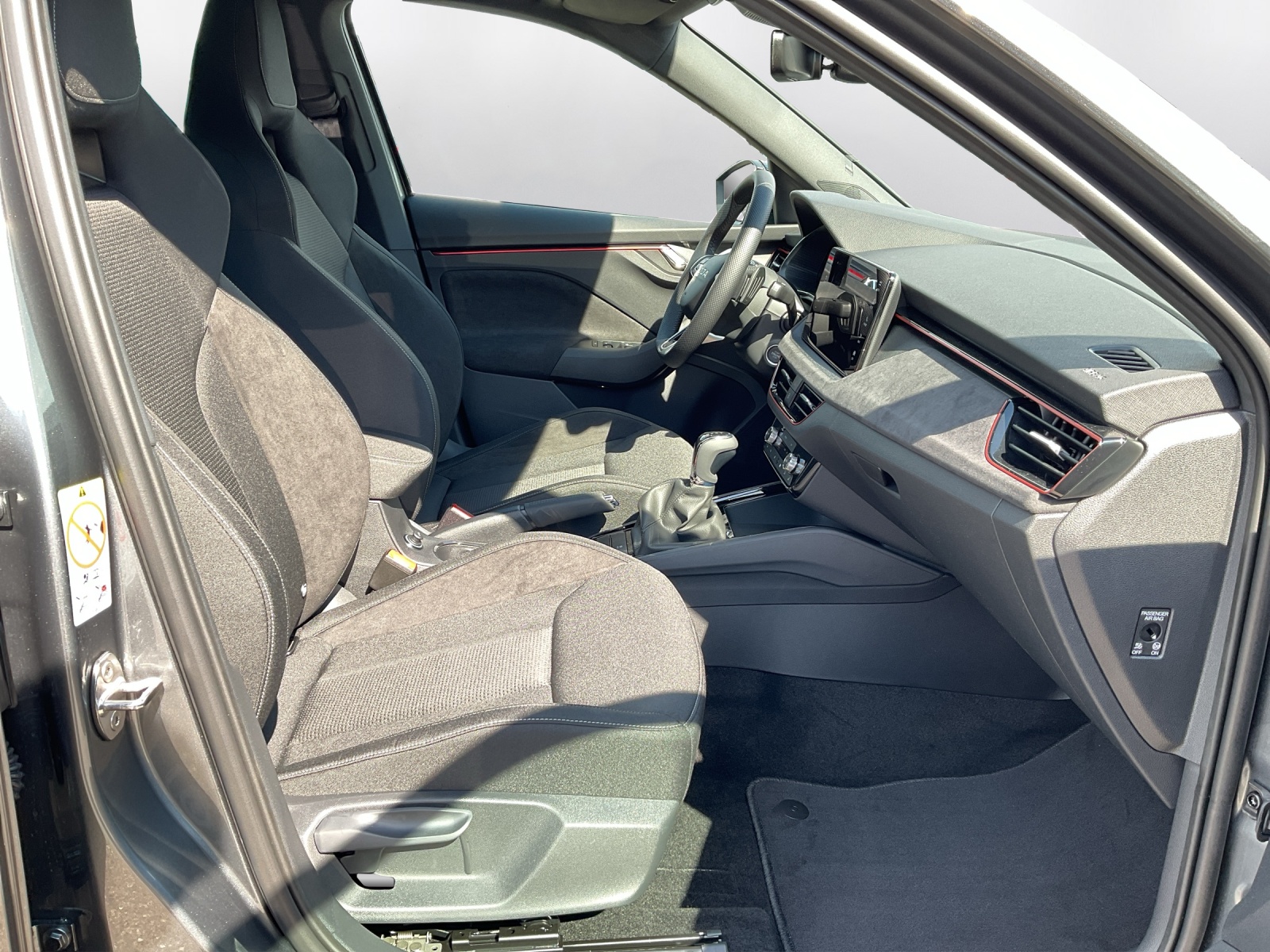 SKODA Kamiq 1.5 TSI Dynamic DSG-image-13