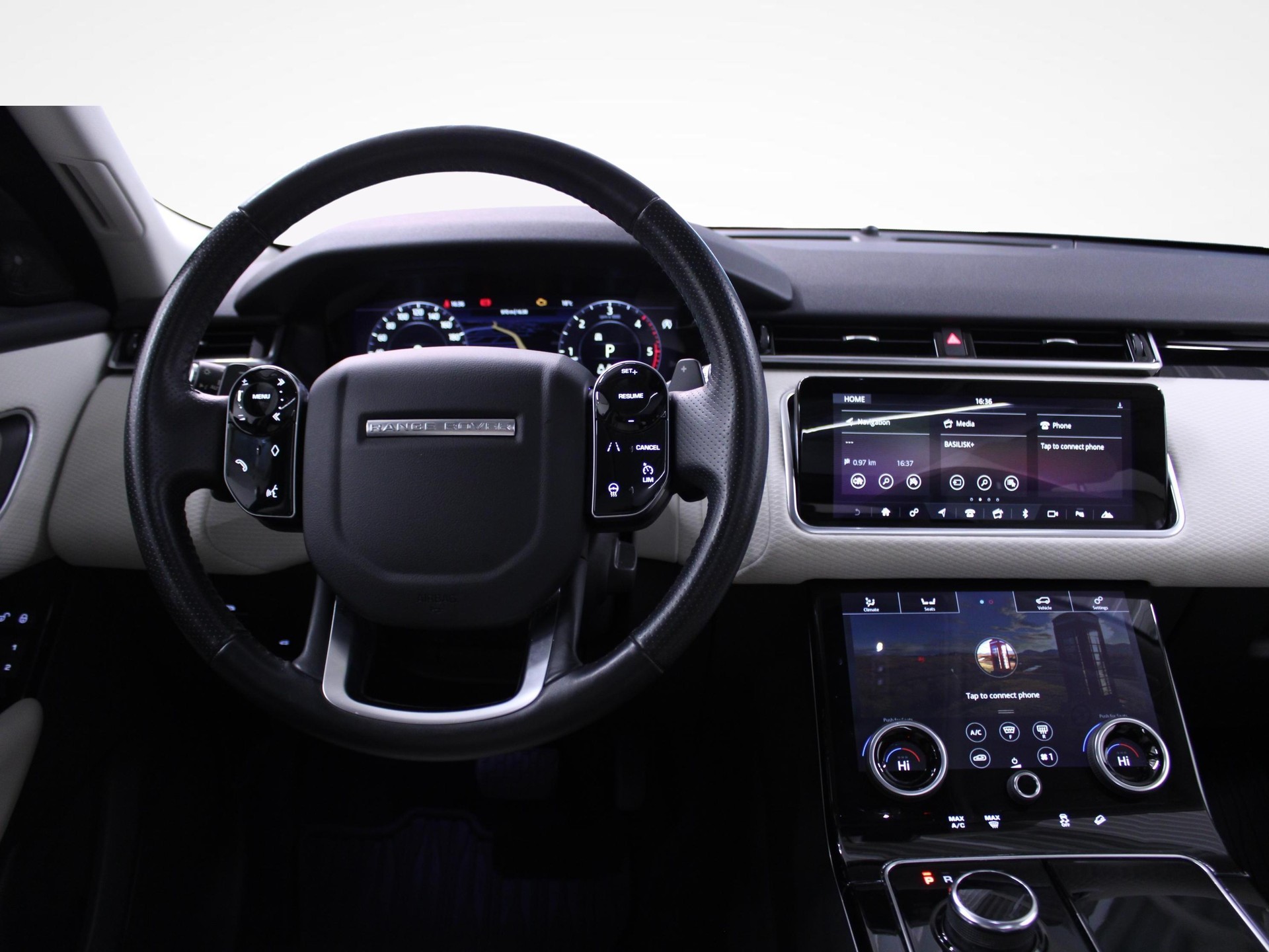 LAND ROVER Range Rover Velar 2.0 D 240 S | Luftfahrwerk | Panoramadach-image-4