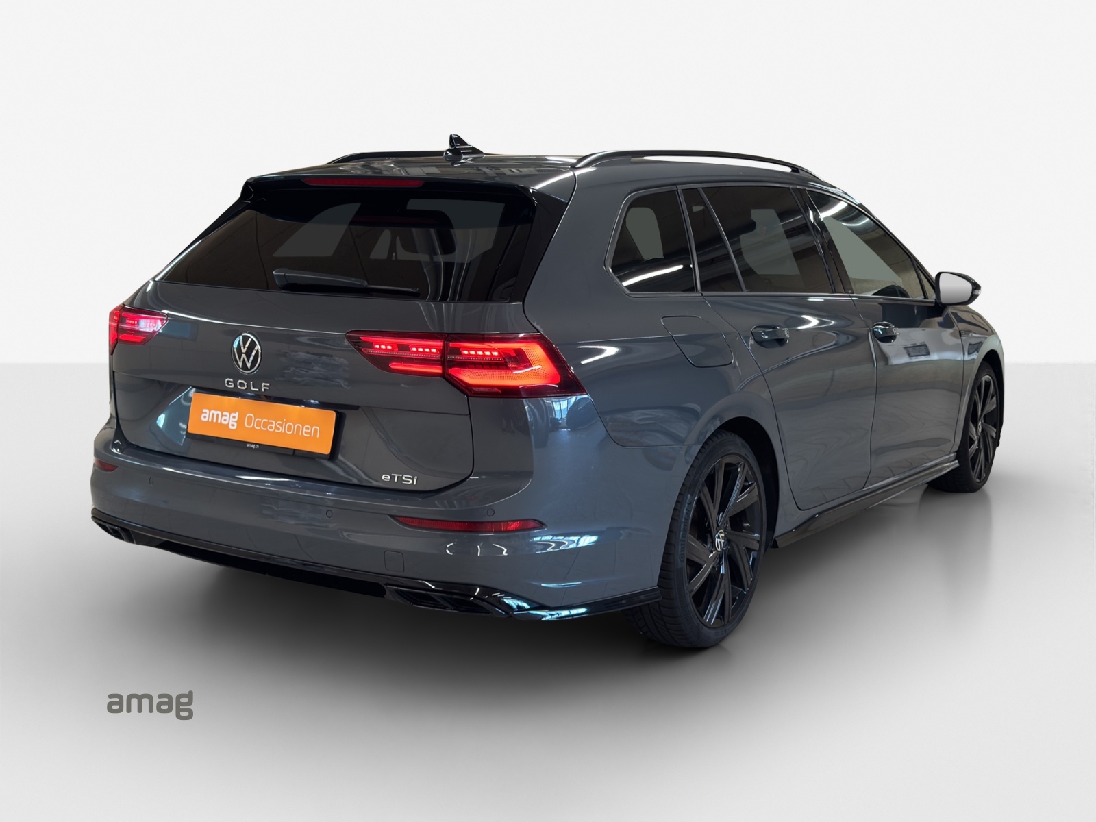 VW Golf Variant 1.5 eTSI mHEV R-Line-image-4
