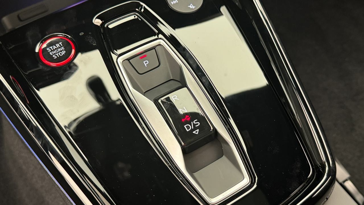 AUDI RS3 Sportback 2.5 TSI quattro S-tronic-image-10
