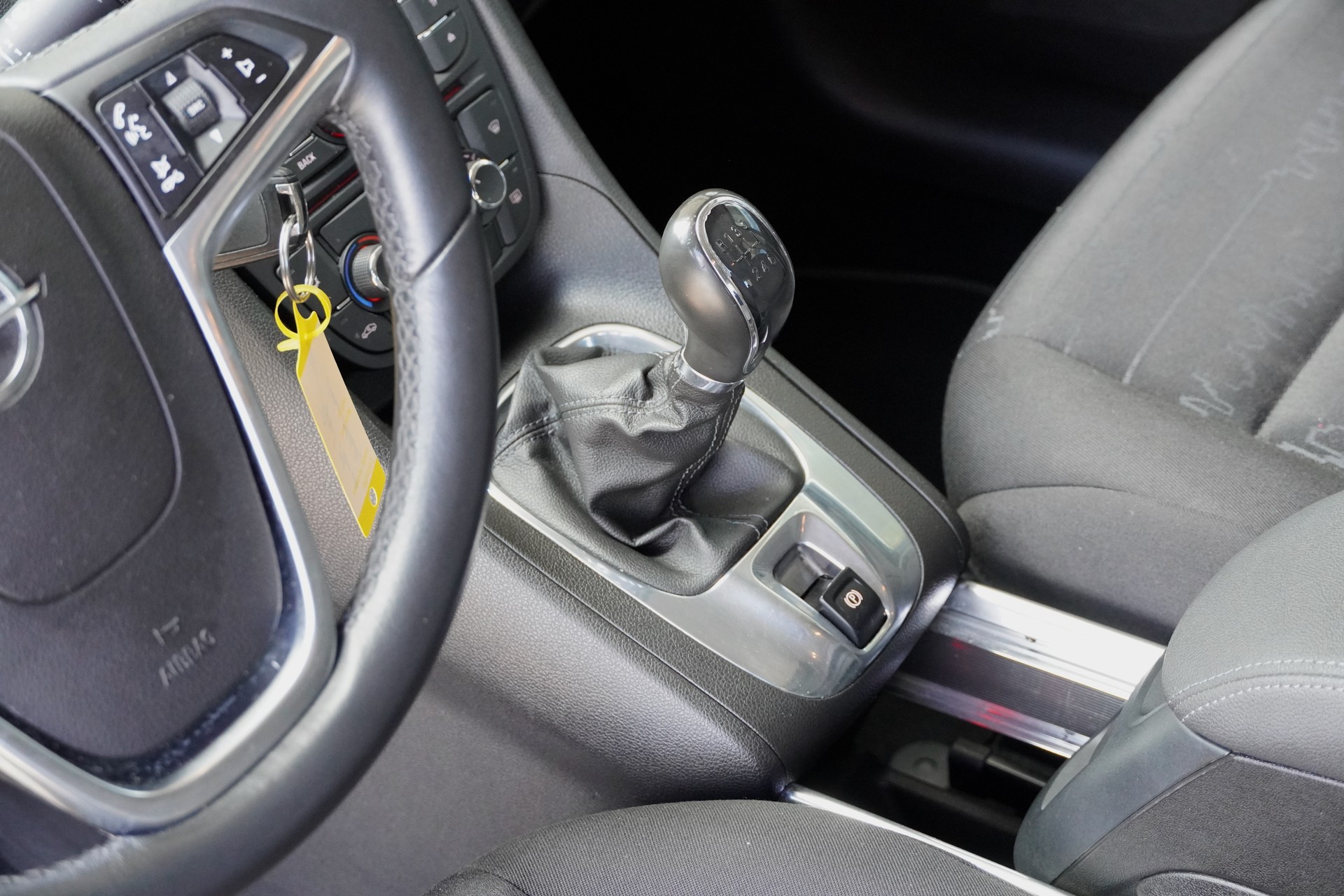 OPEL Meriva 1.4 Turbo Enjoy-image-9