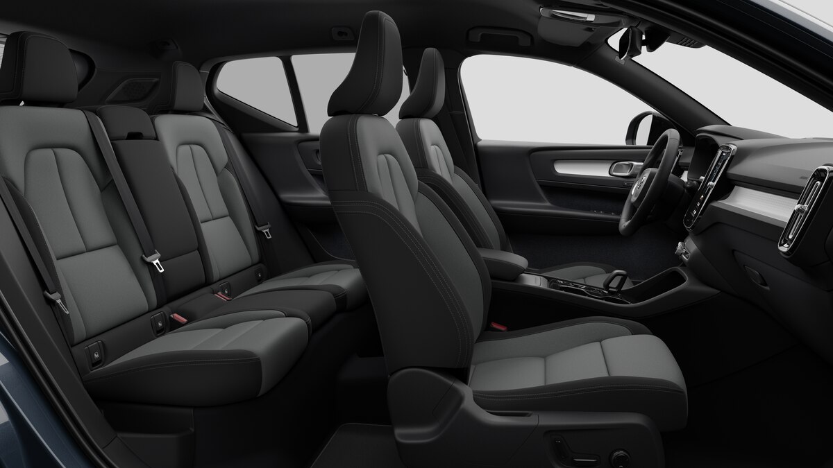 VOLVO XC40 2.0 B3 MH Plus Dark-image-13