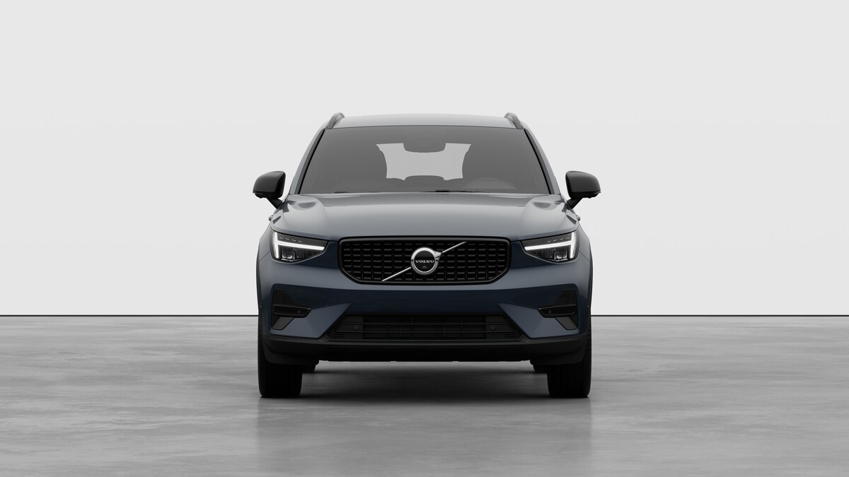 VOLVO XC40 2.0 B3 MH Plus Dark-image-4