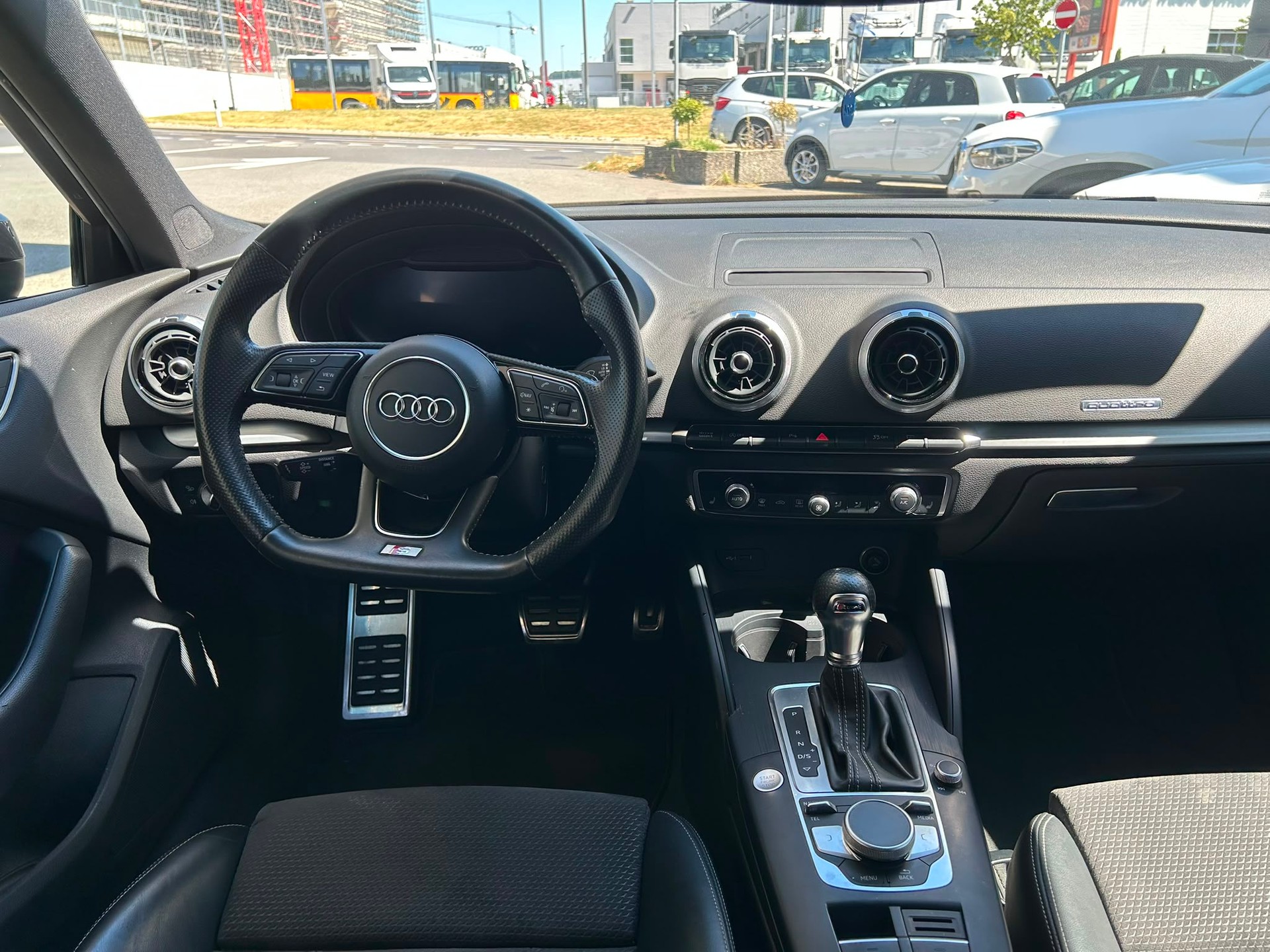 AUDI A3 Sportback 2.0 TFSI Sport quattro S-tronic-image-5