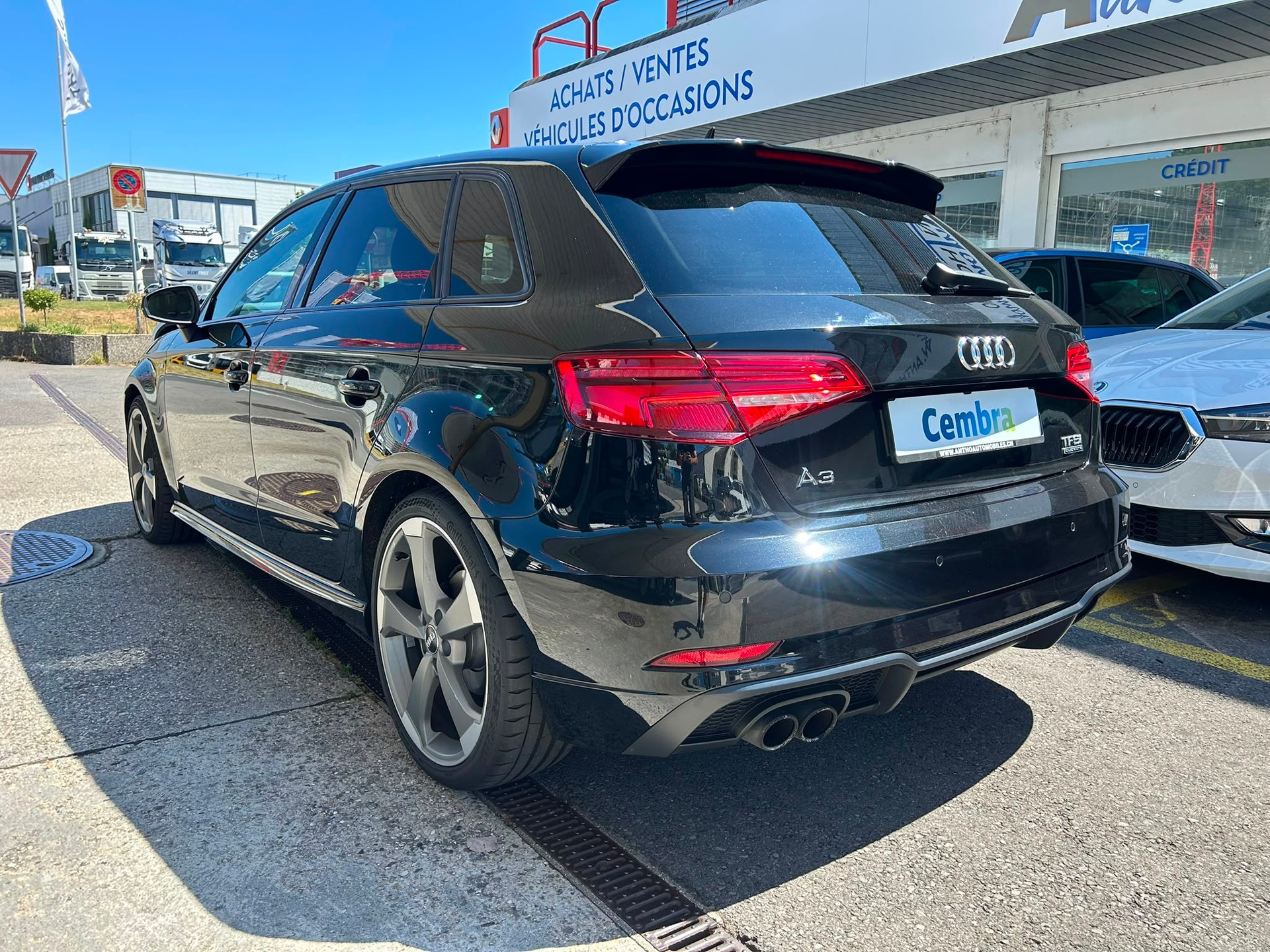 AUDI A3 Sportback 2.0 TFSI Sport quattro S-tronic-image-2