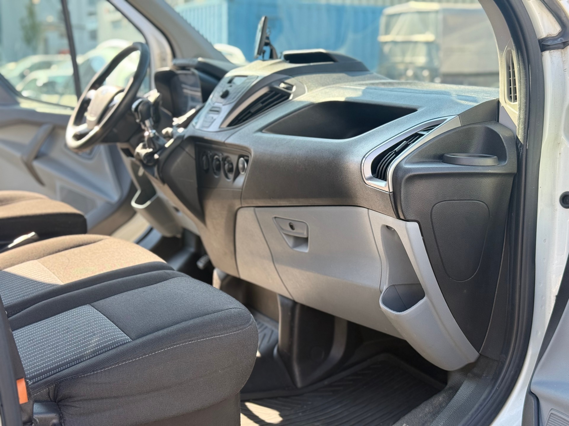 FORD Transit Custom Van 270 L1H1 Ambiente-image-4