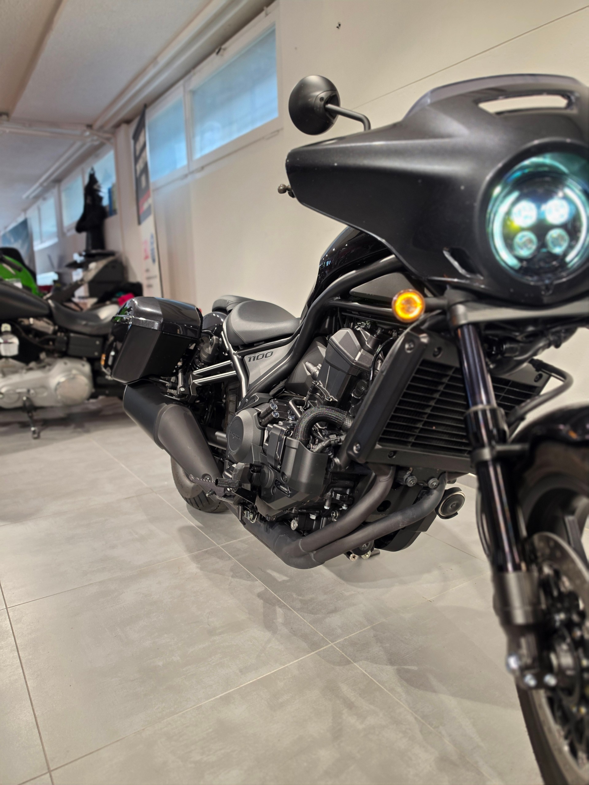 HONDA CMX 1100 Rebel Special Edition DCT-showroom-element-2