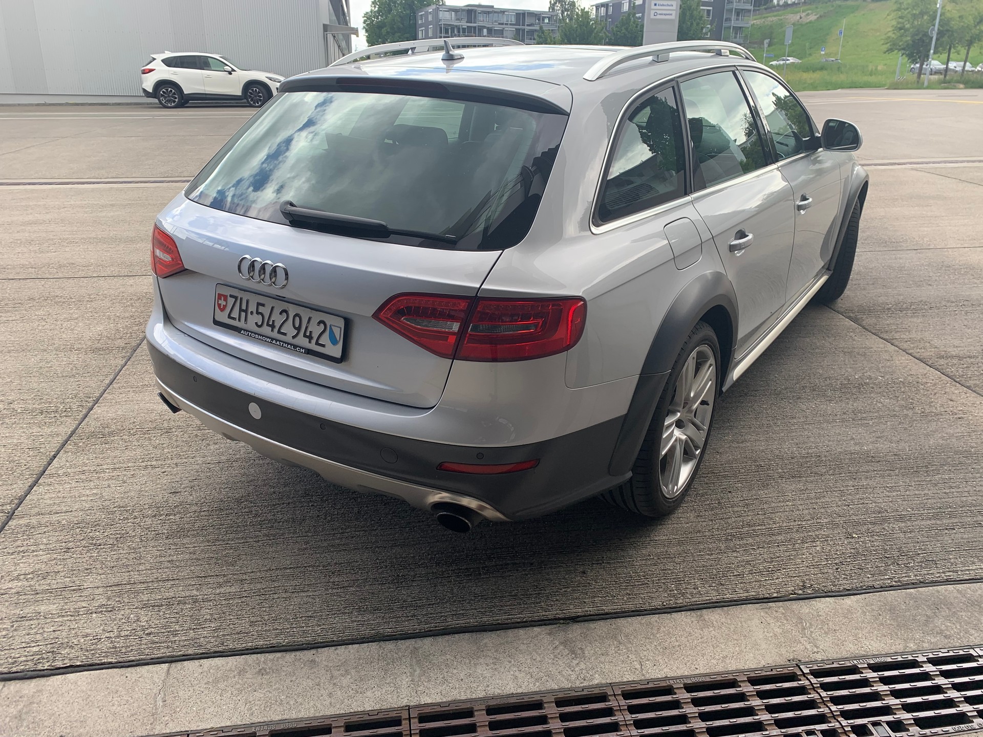 AUDI A4 allroad 2.0 TFSI quattro S-tronic-image-2