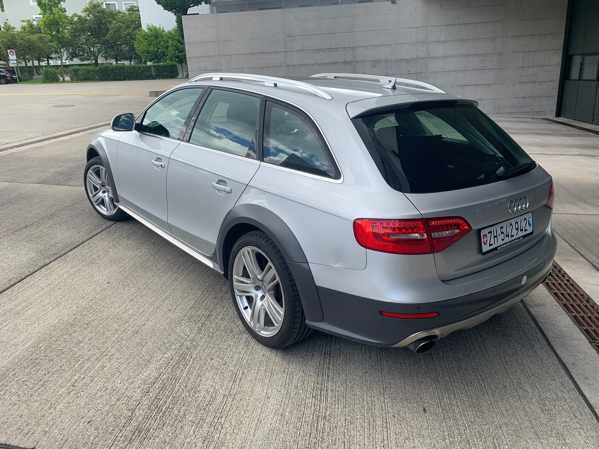 AUDI A4 allroad 2.0 TFSI quattro S-tronic-image-3