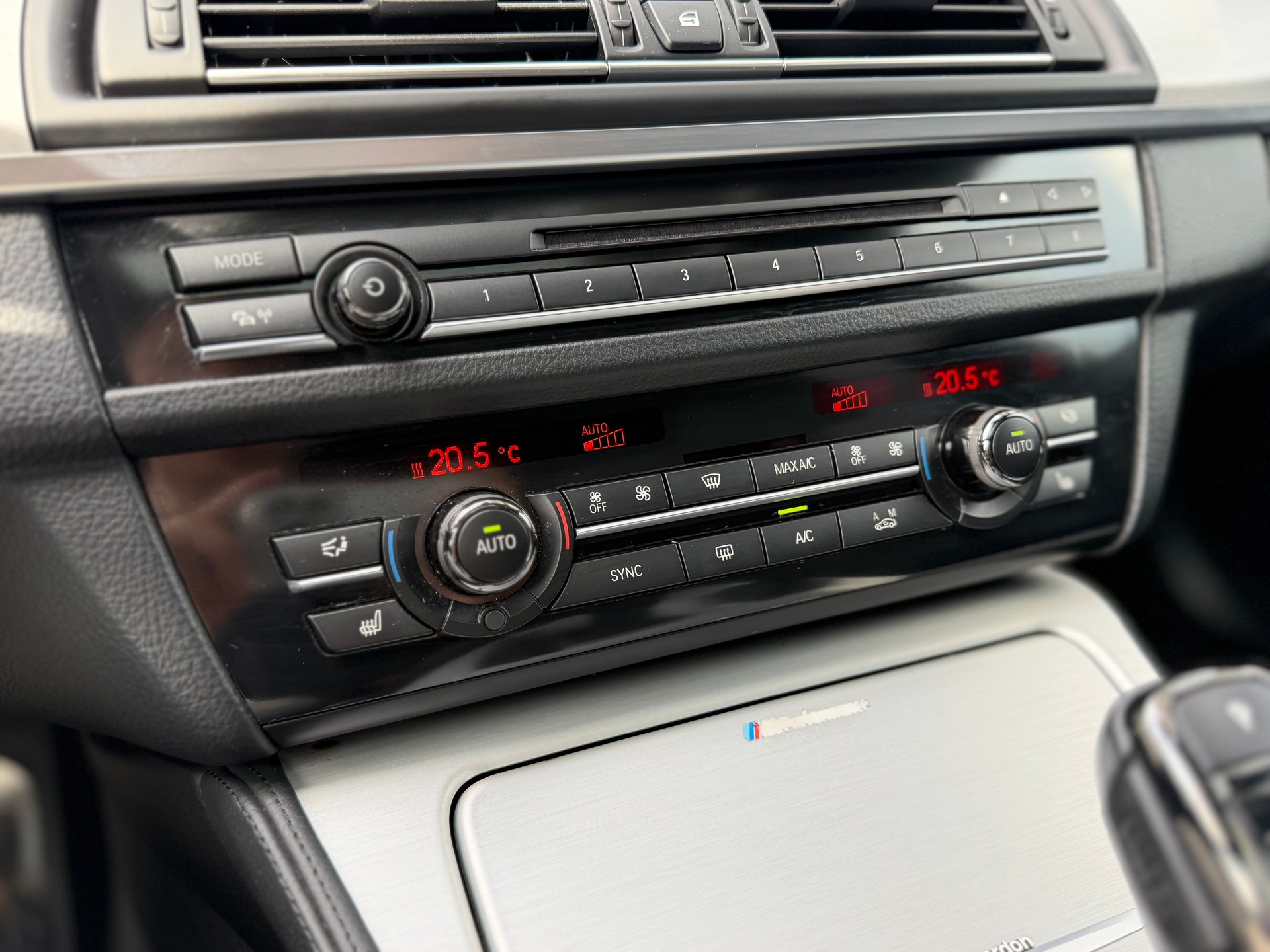 BMW M550d xDrive Steptronic-image-18
